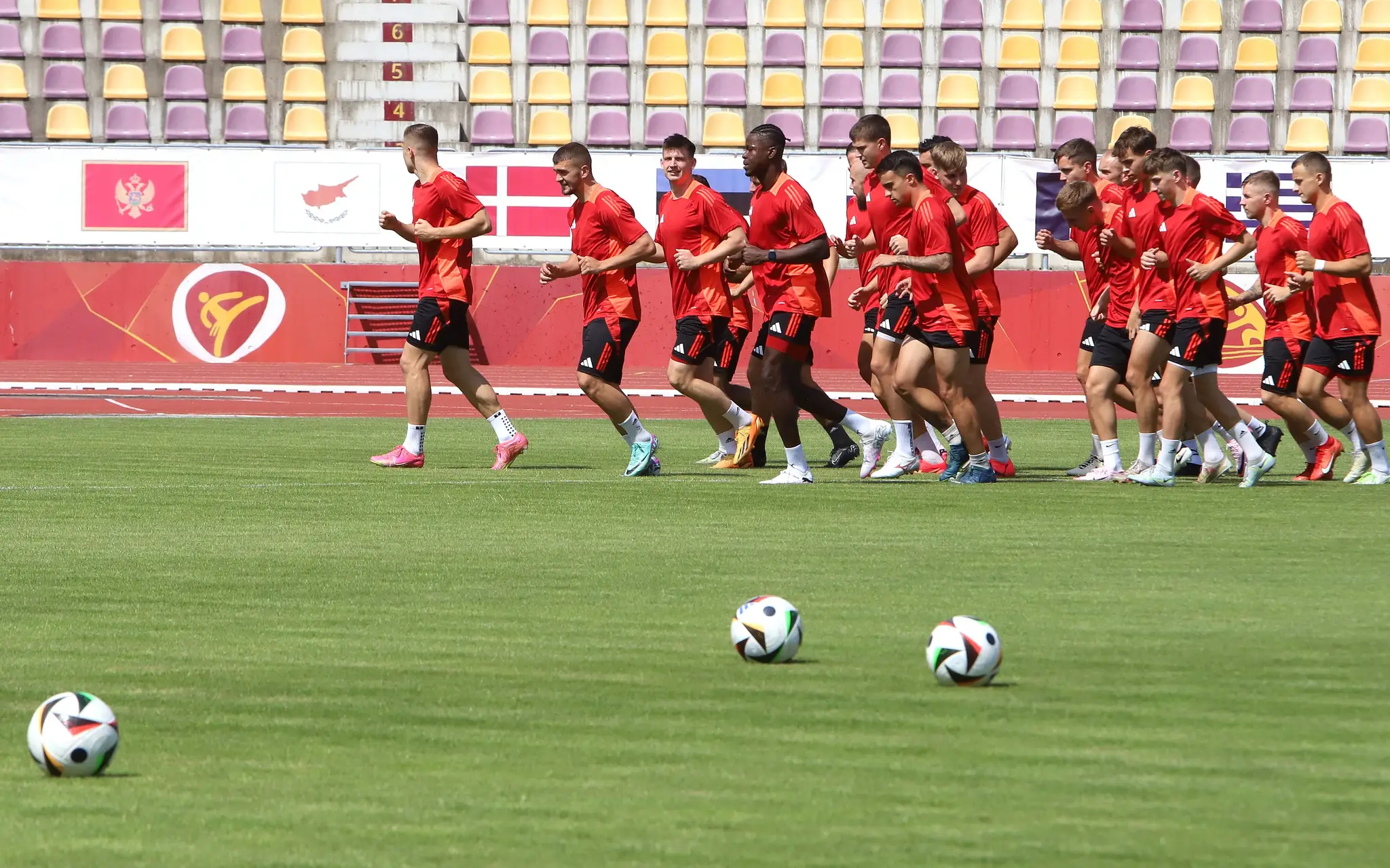Na snímke futbalisti počas štartu letnej prípravy futbalového klubu MFK Dukla Banská Bystrica.