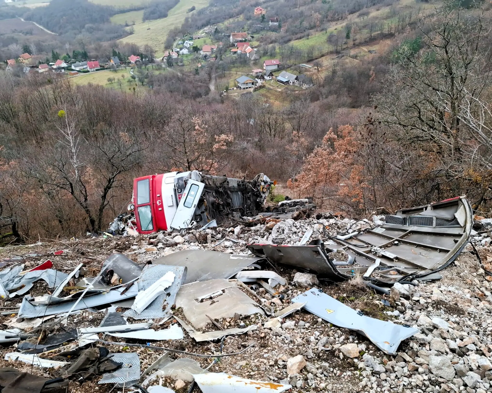 Pri Jablonove nad Turňou odstránili poškodený vozeň