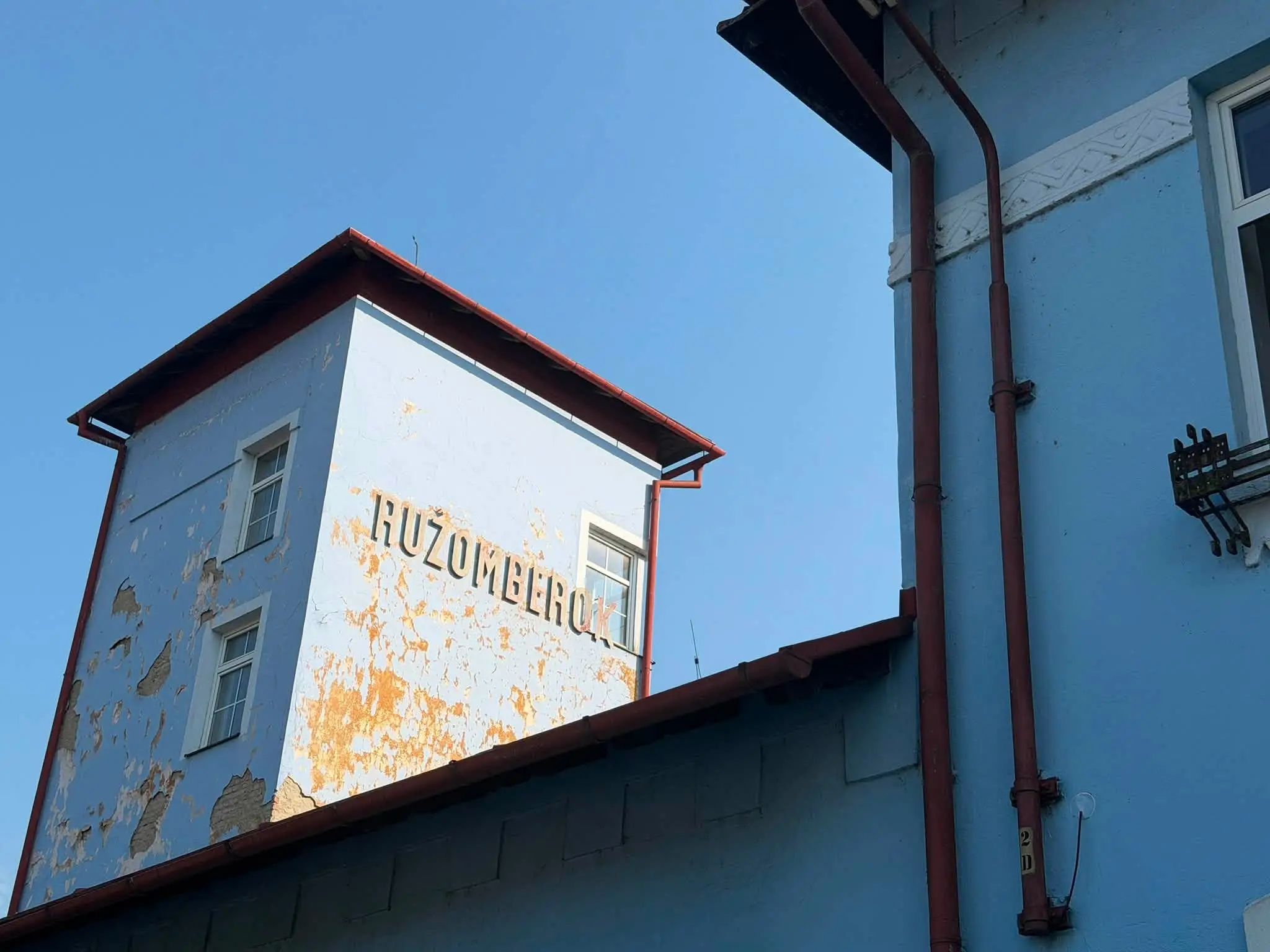 Zanedbaná železničná stanica v Ružomberku sa konečne zmení.