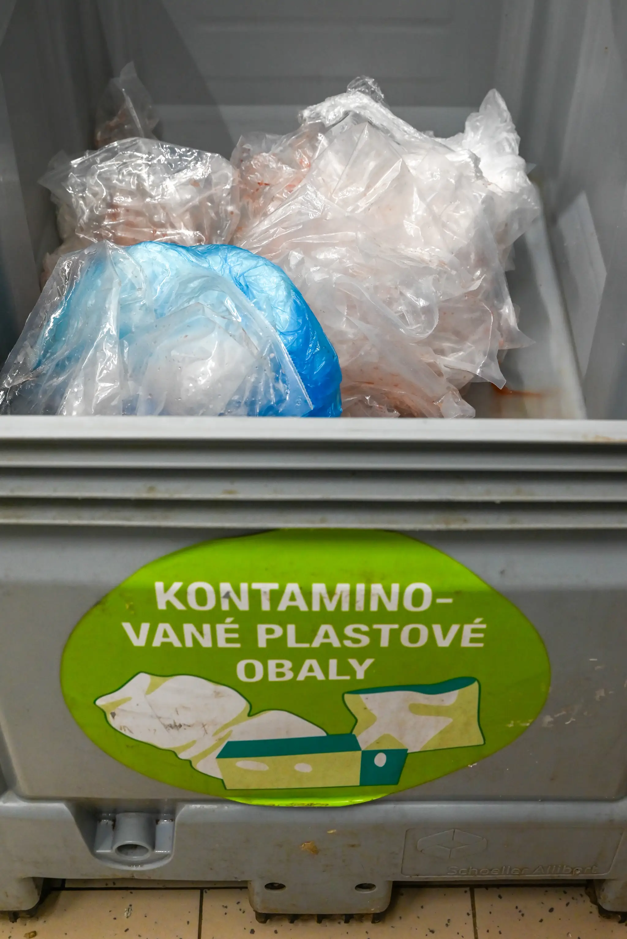 Box na kontaminované obaly.