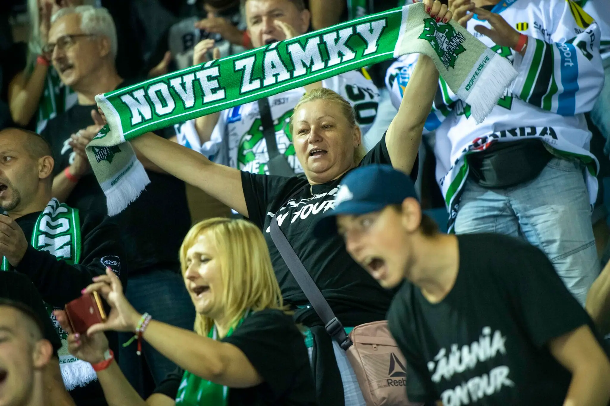 Priaznivci Nových Zámkov v dueli na ľade Miškovca.
