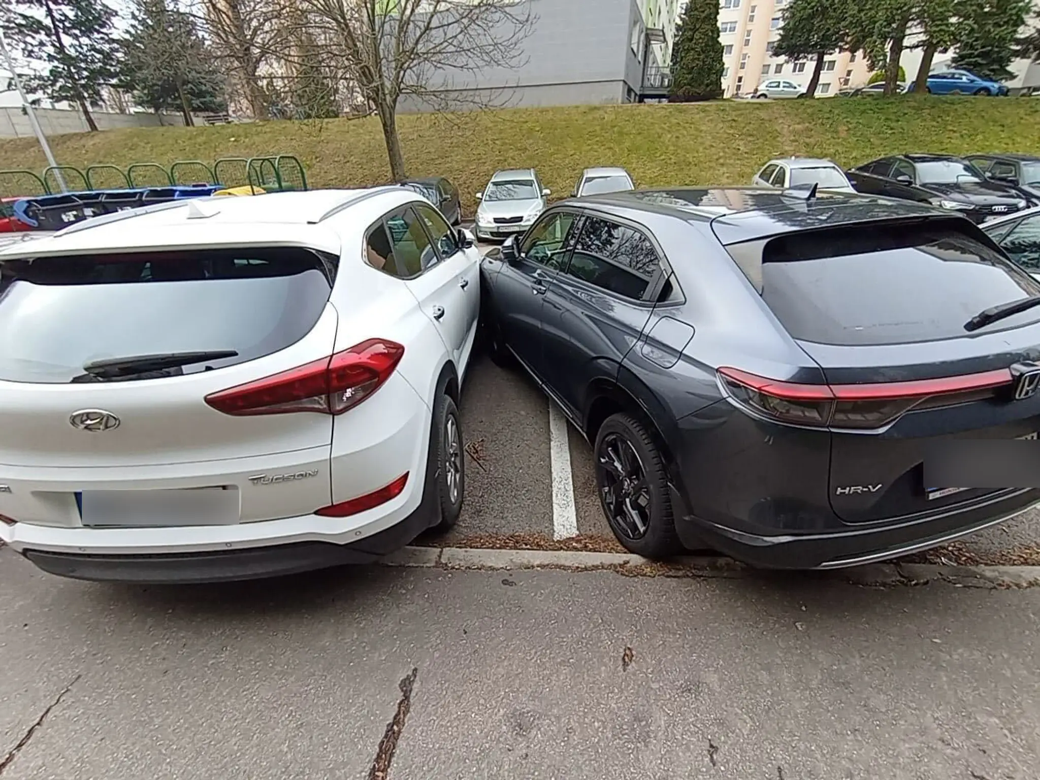 Mladík nabúral päť áut.