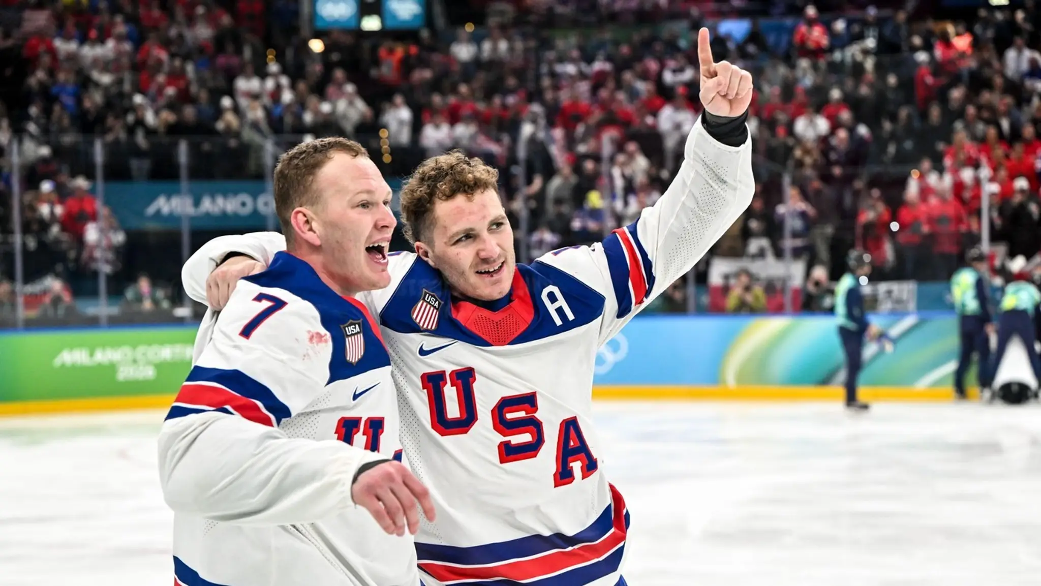 Brady a Matthew Tkachukovci