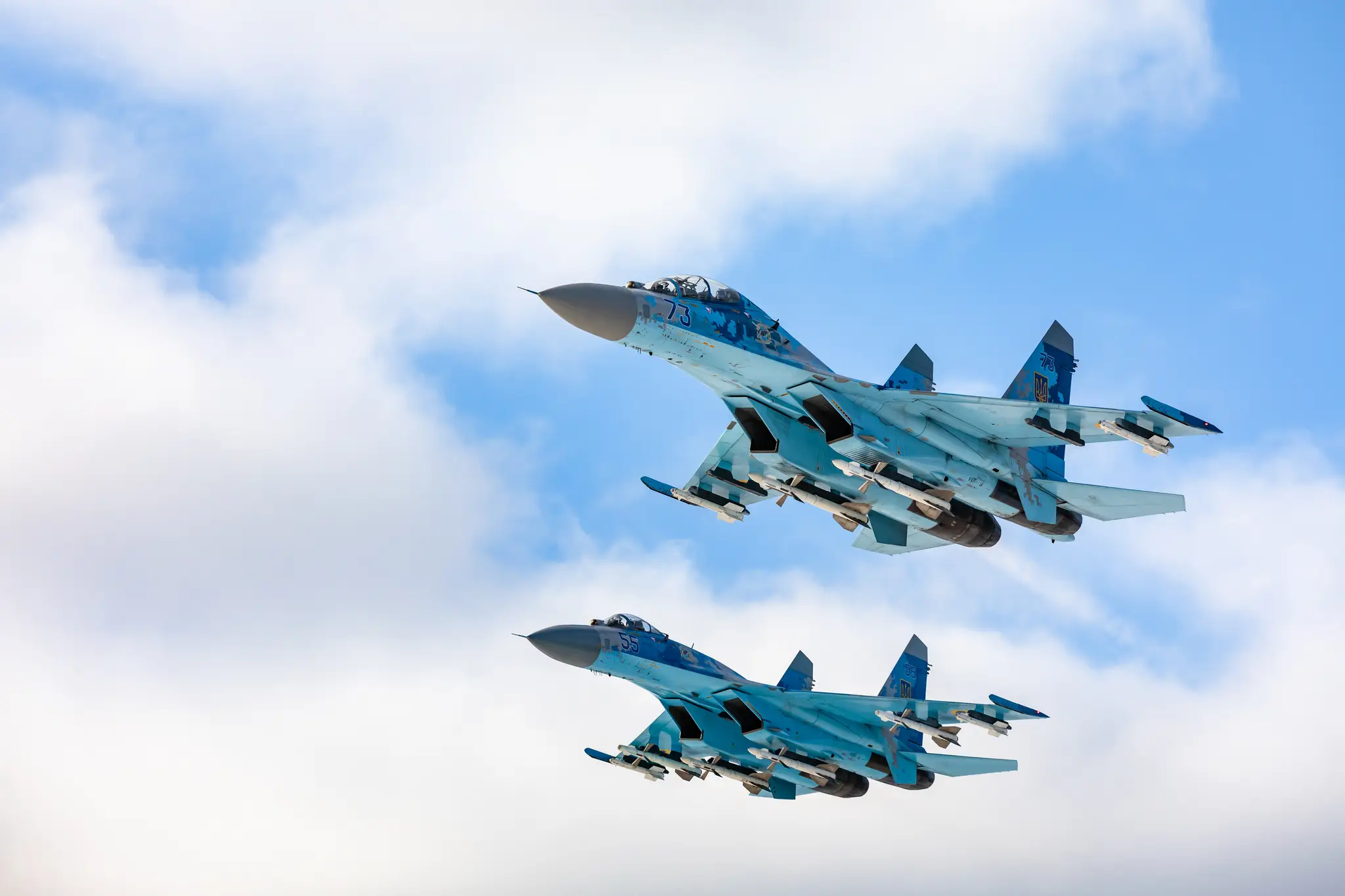 Stíhačky Su-27.