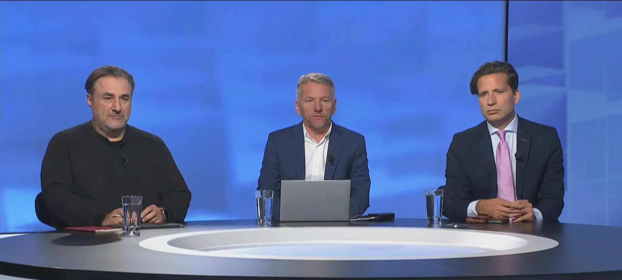 Odborníci v štúdiu TV Nova. 