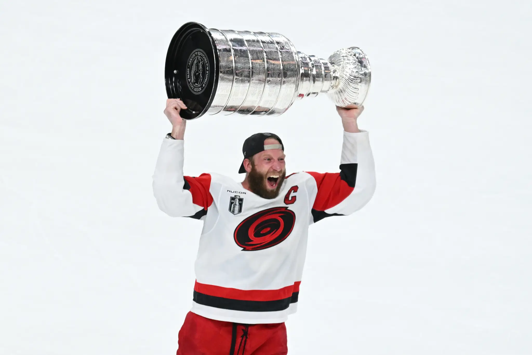Kapitán Caroliny Hurricanes Jordan Staal.
