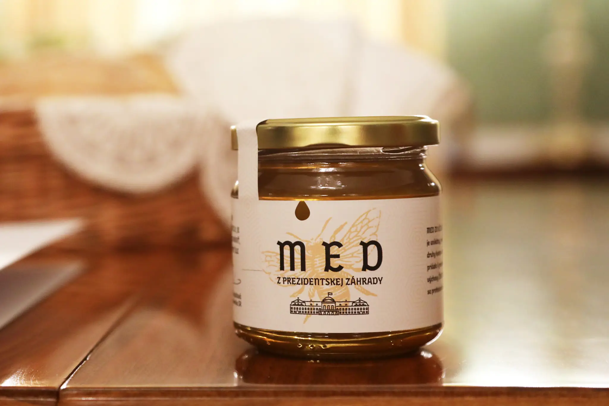Med, ktorý dostal pápež od prezidentky.