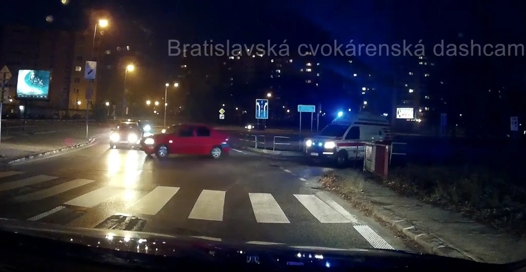 Nadávajúci vodič sanitky je hitom internetu