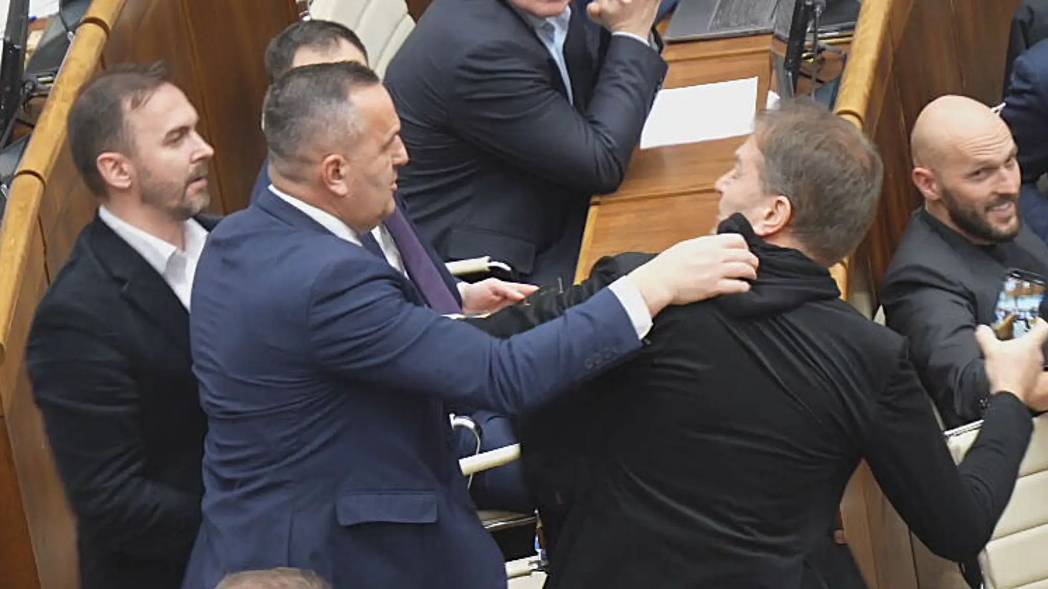 Parlamentná roztržka. 
