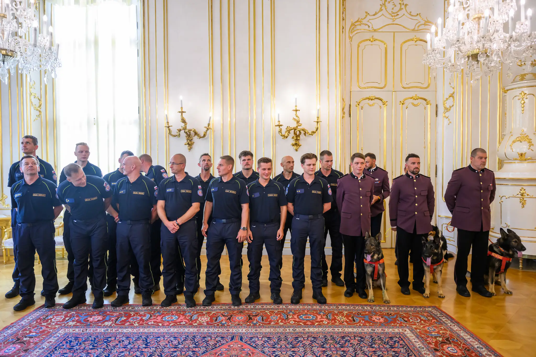 Pellegrini prijal záchranárov z Venezuely.