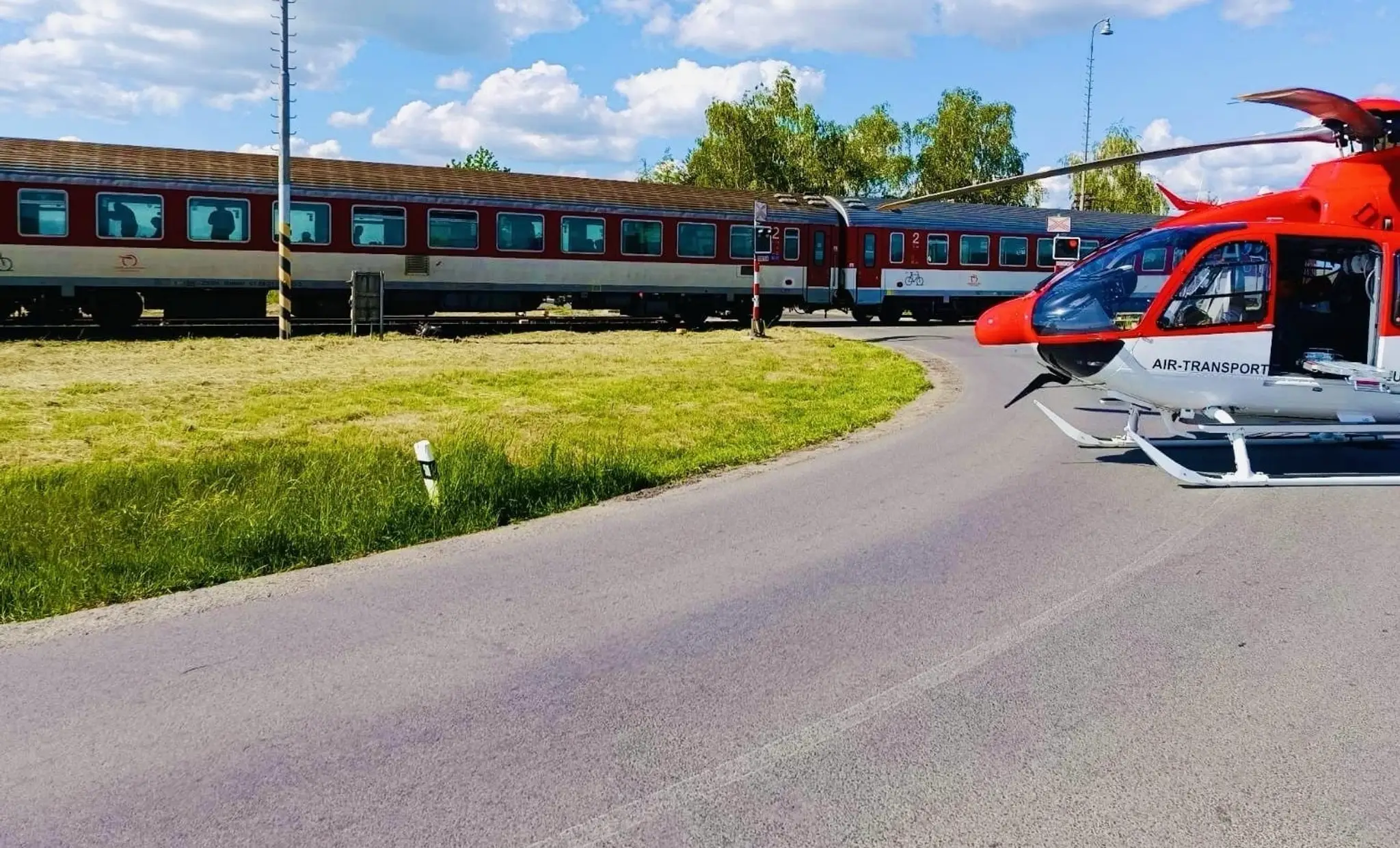 Zrážka vlaku a auta v okrese Partizánske