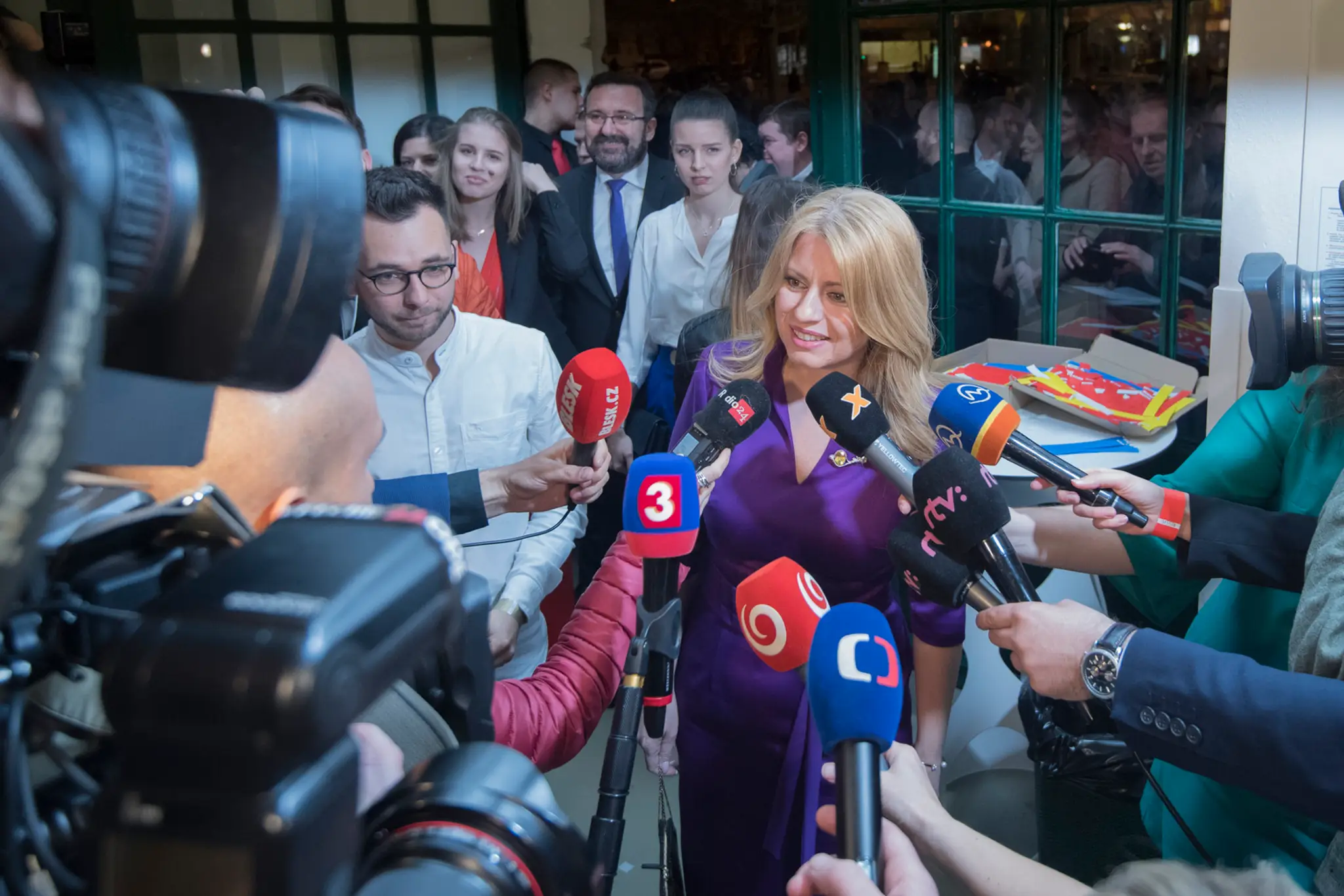 Pri havárii malého lietadla v Nemecku zahynuli tri osoby. 