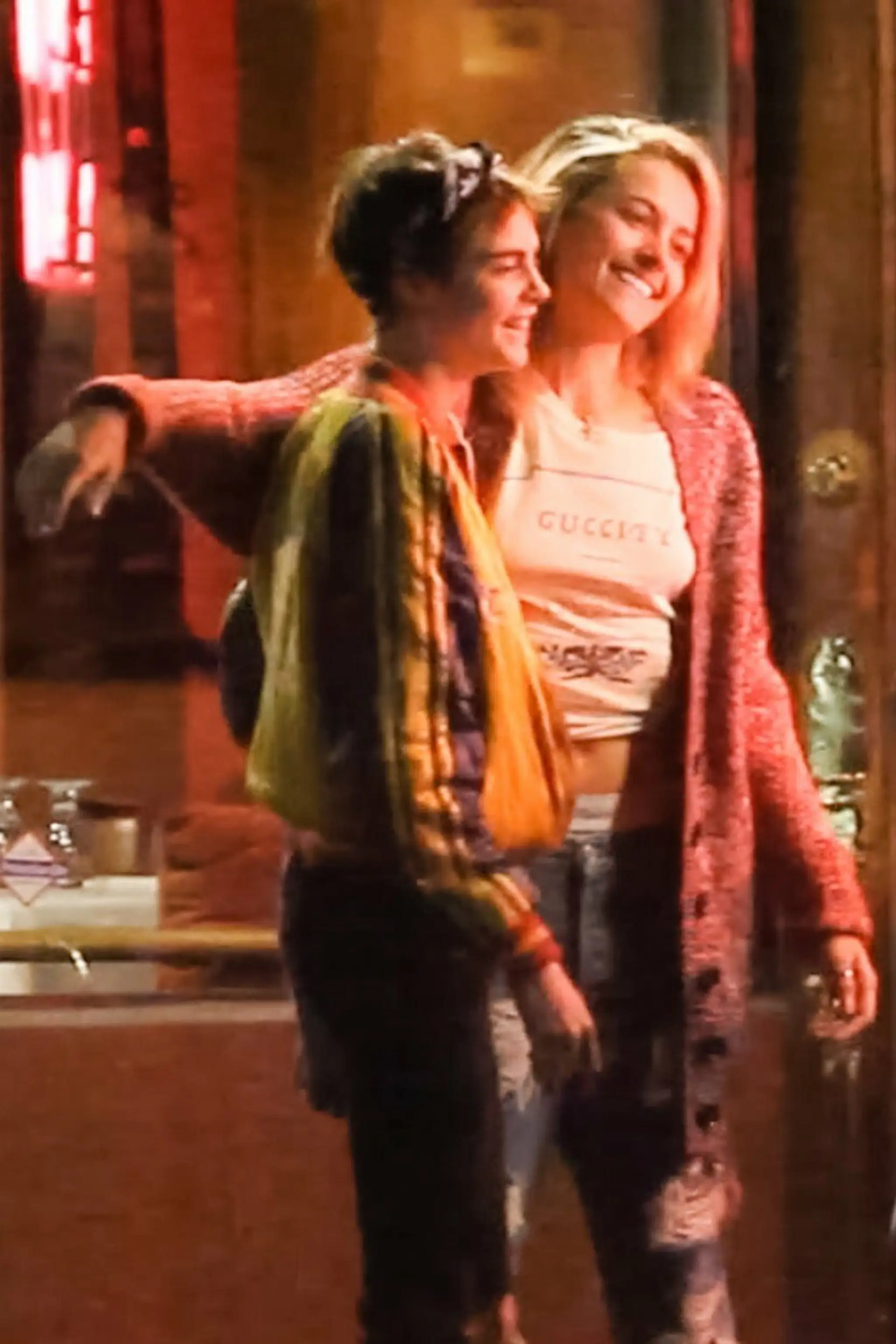 Paris Jackson a Cara Delevingne.