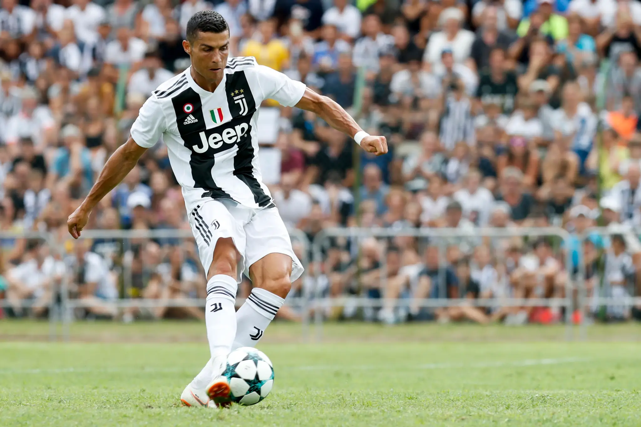 Cristiano Ronaldo už v drese Juventusu počas prípravného zápasu.