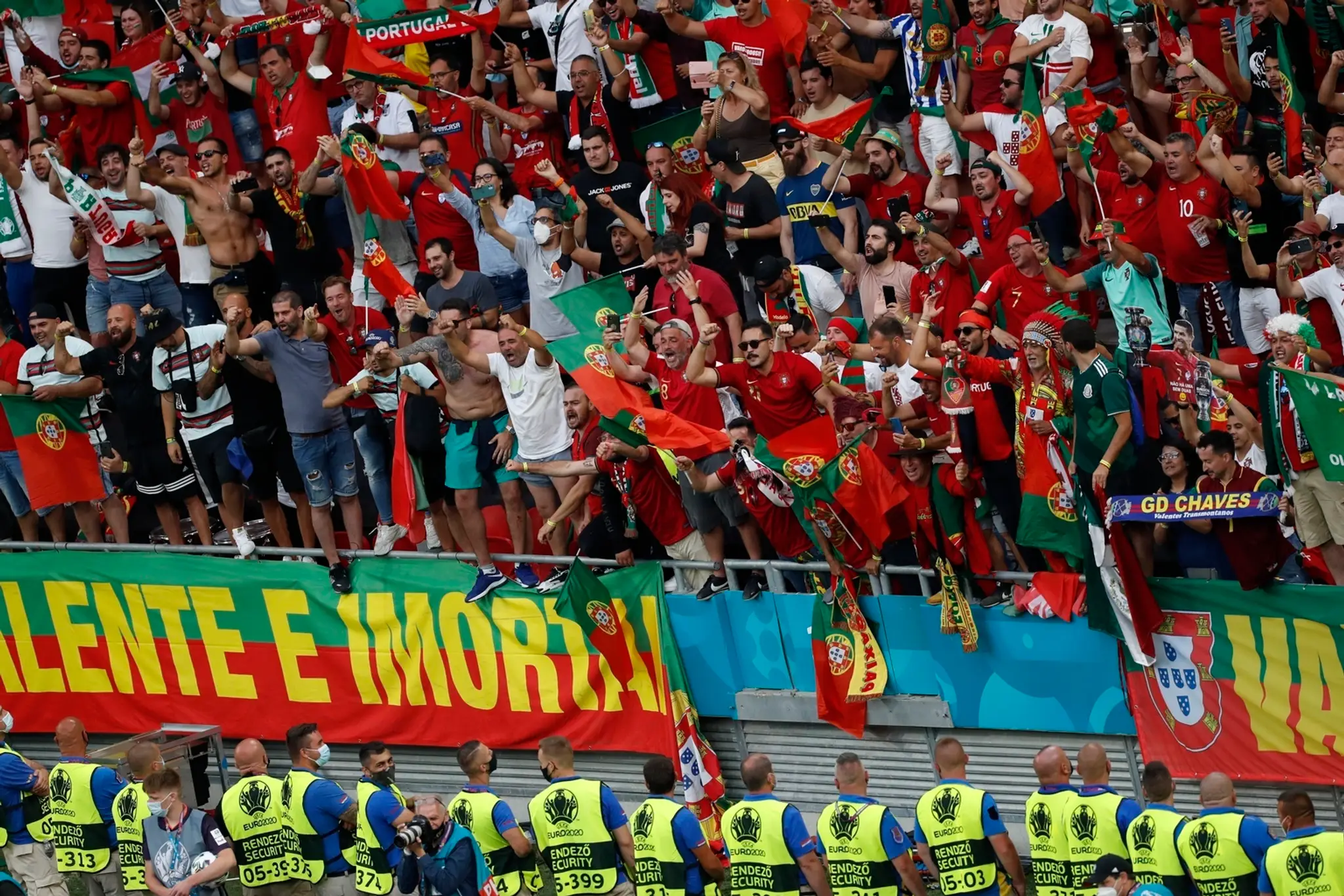 Na zápase Maďarsko - Portugalsko bolo 55-tisíc návštevníkov.