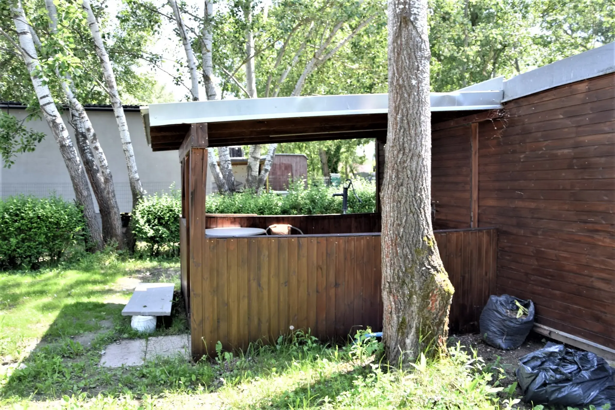 Chatka pri Šulianskom jazere. 