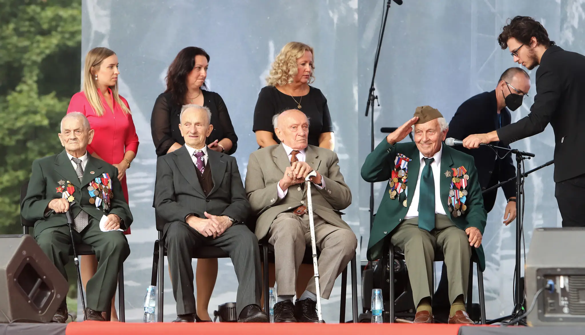 Na snímke vojnoví veteráni počas centrálnych osláv 77. výročia Slovenského národného povstania 