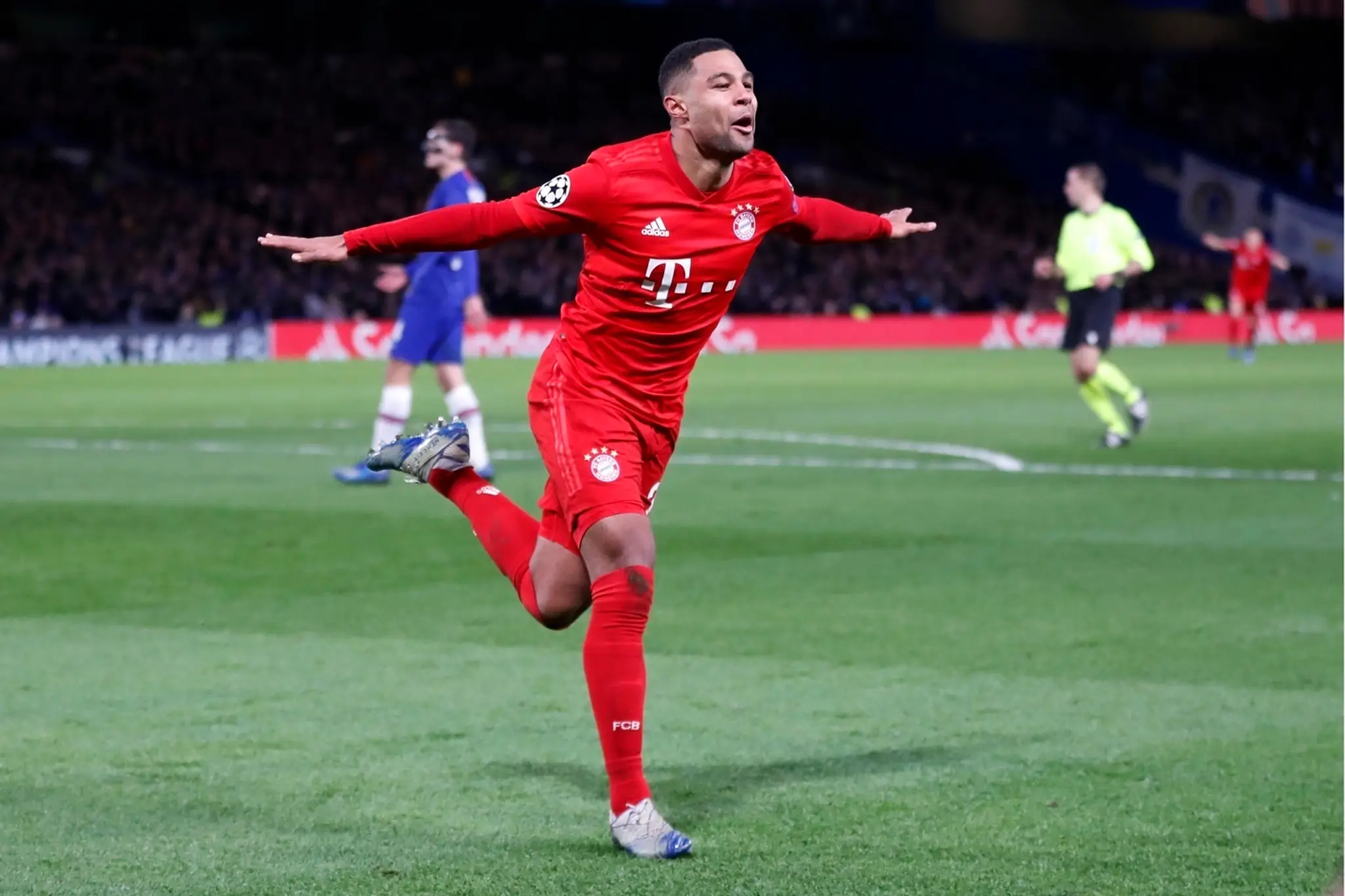 Sprava domáci Antonio Rüdiger z Chelsea a Thomas Müller z Bayernu Mníchov hlavičkujú v prvom osemfinále LM.