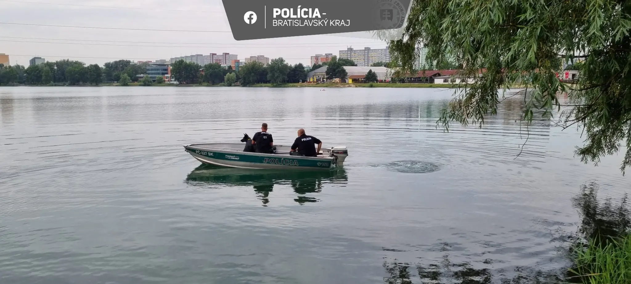 Pátranie po tele utopeného muža.