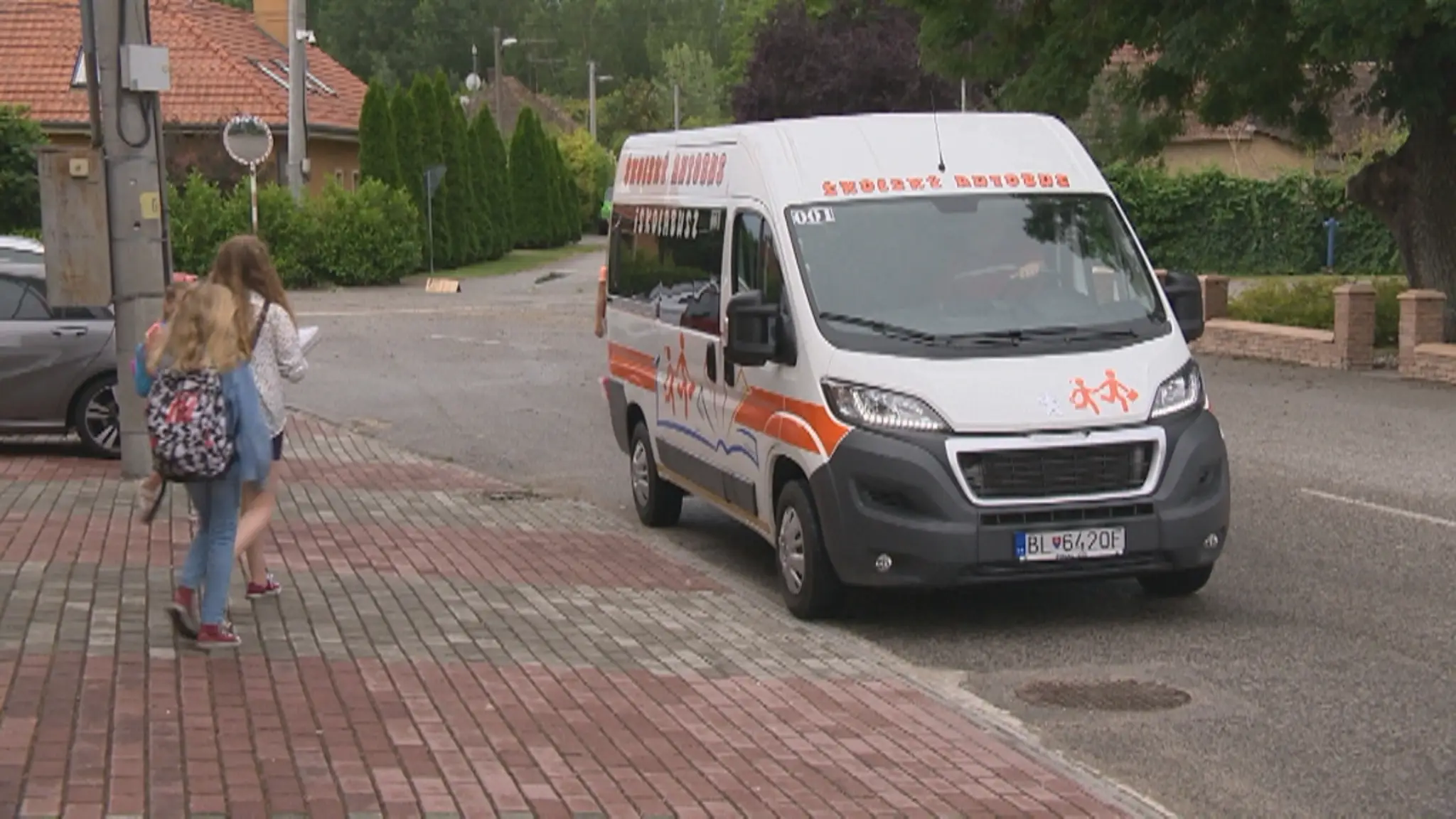 Štátny školský autobus testovali niekoľko mesiacov v obci Dobrohošť.