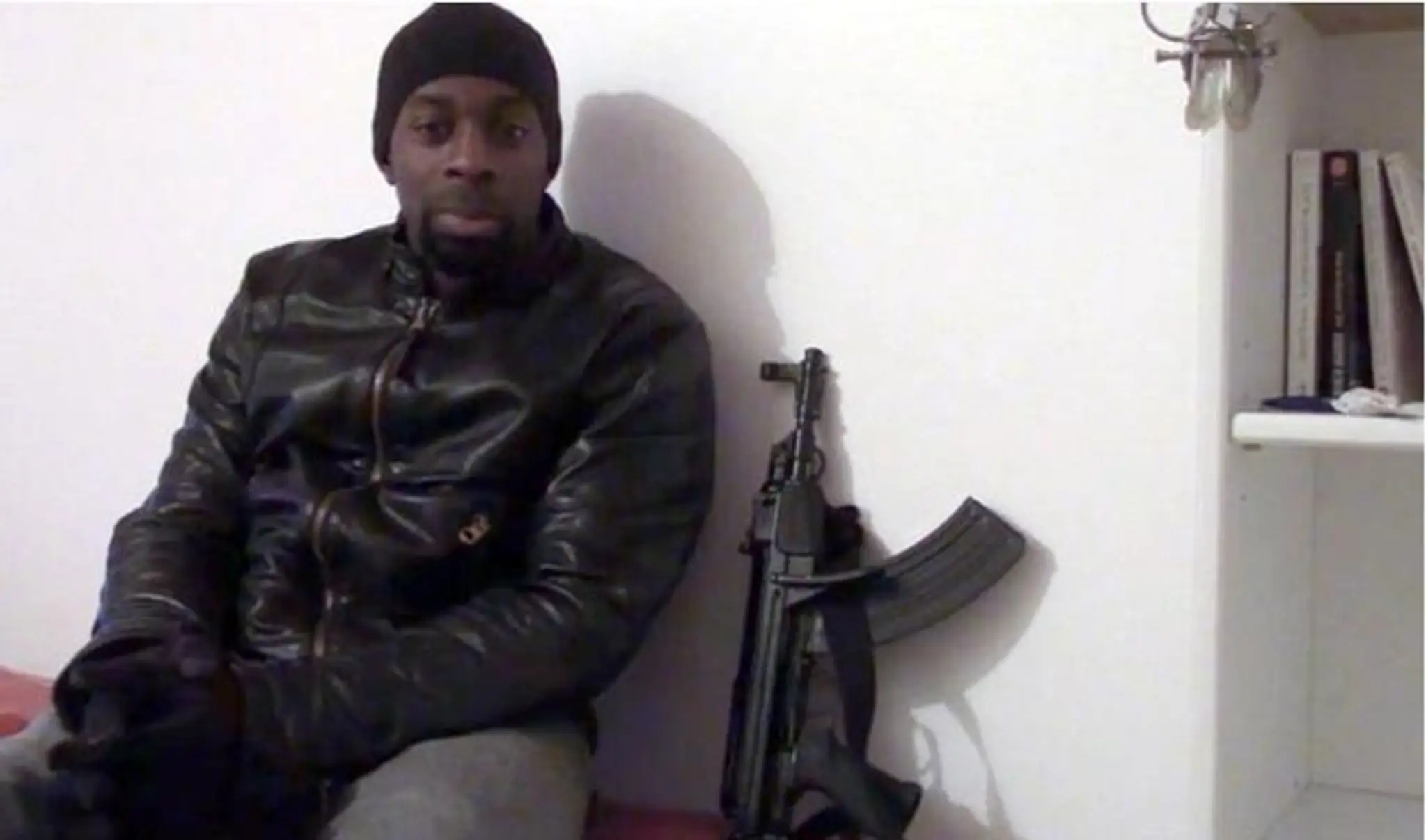 Terorista Amedy Coulibaly, samopal.