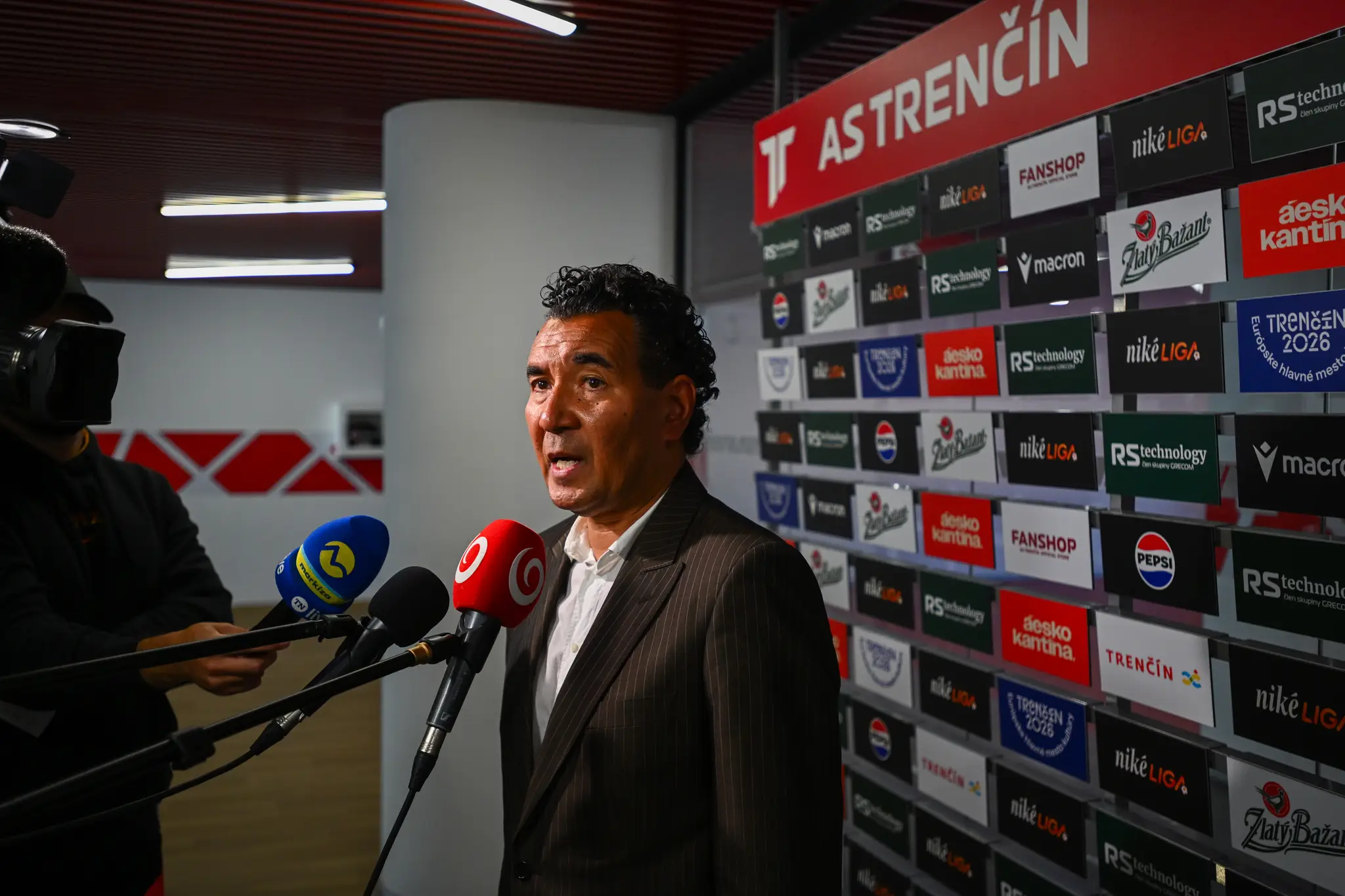 Na snímke hlavný tréner AS Trenčín Ricardo Moniz