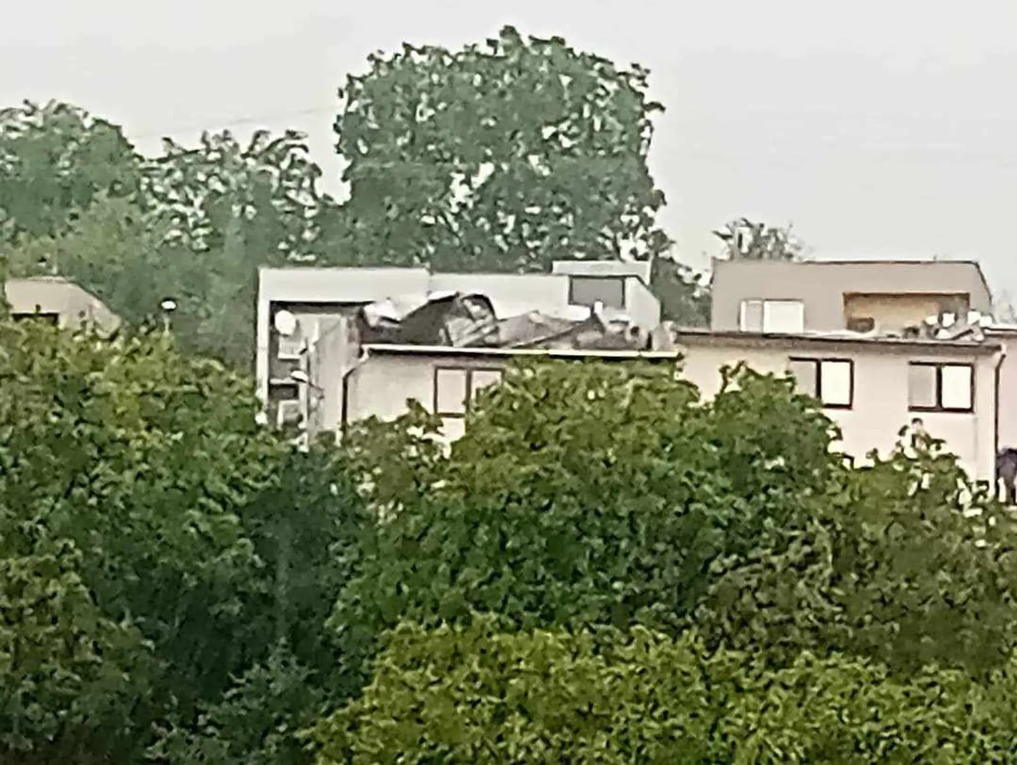 Spúšť po búrke vo Vranove nad Topľou.