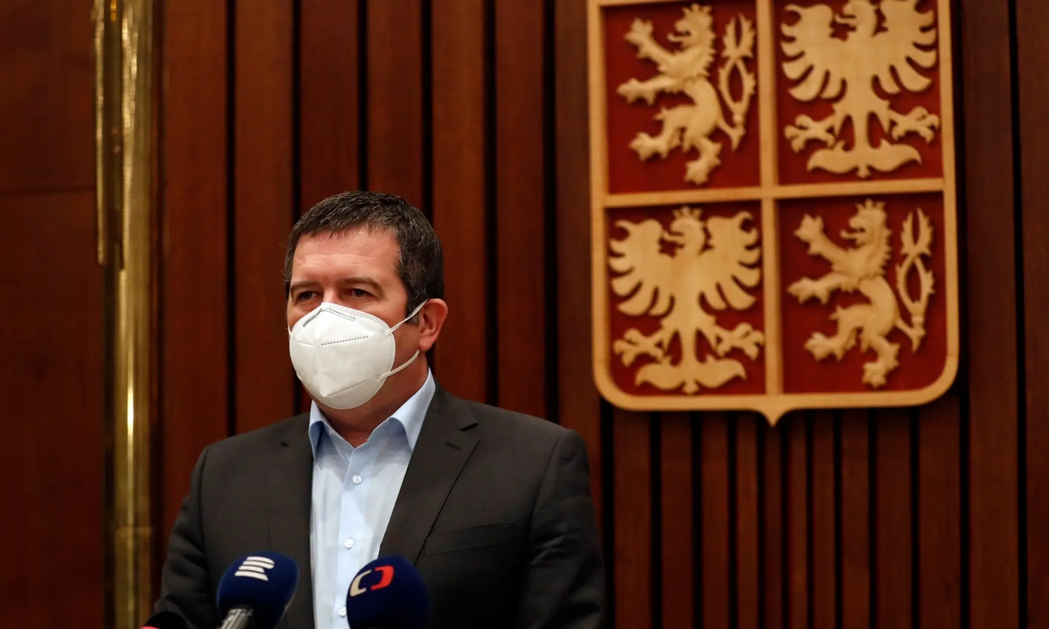 Český minister vnútra Jan Hamáček odpovedá na otázky novinárov po prílete z Moskvy.