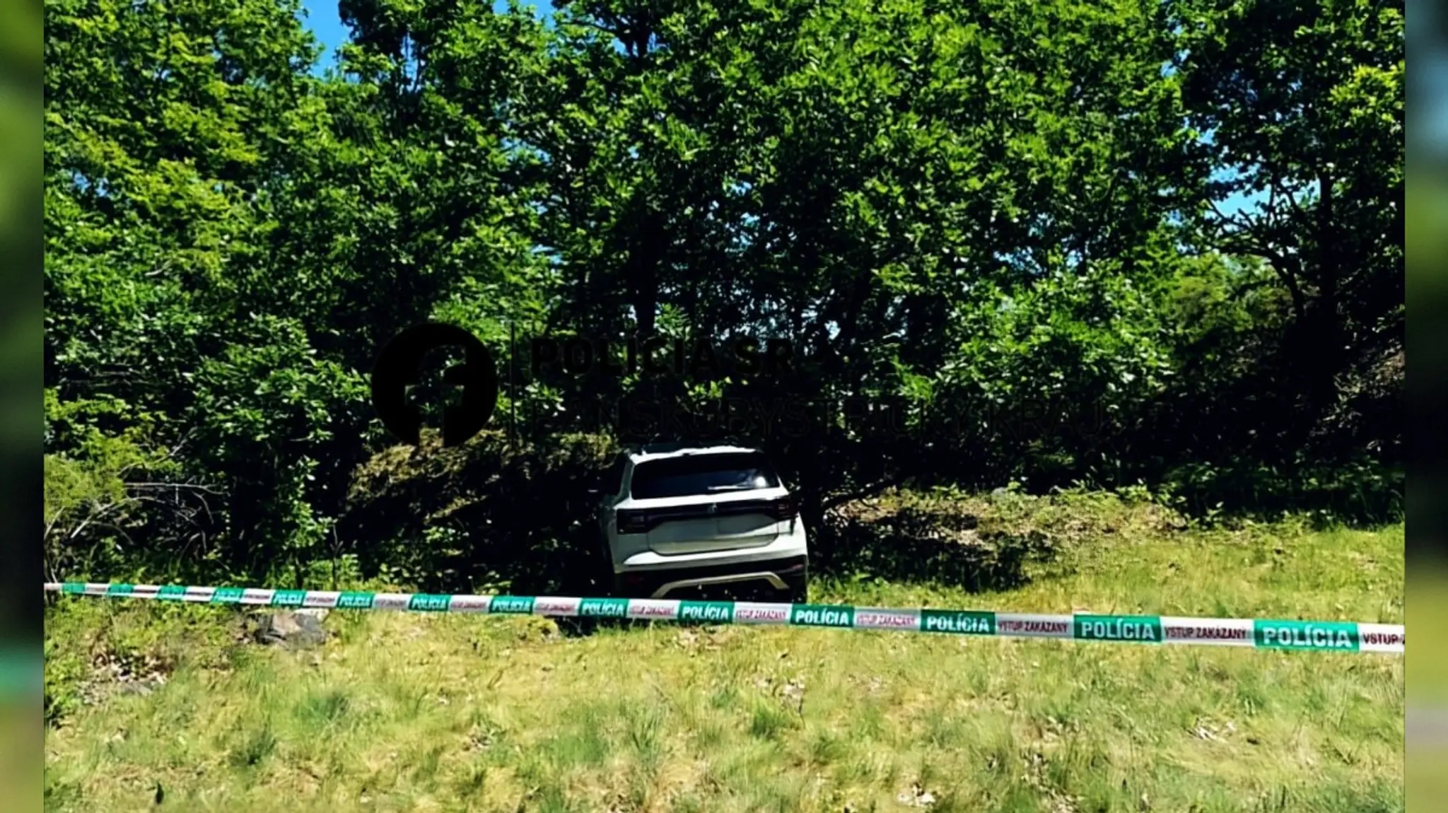 Auto, v ktorom väznil ženu, našli.