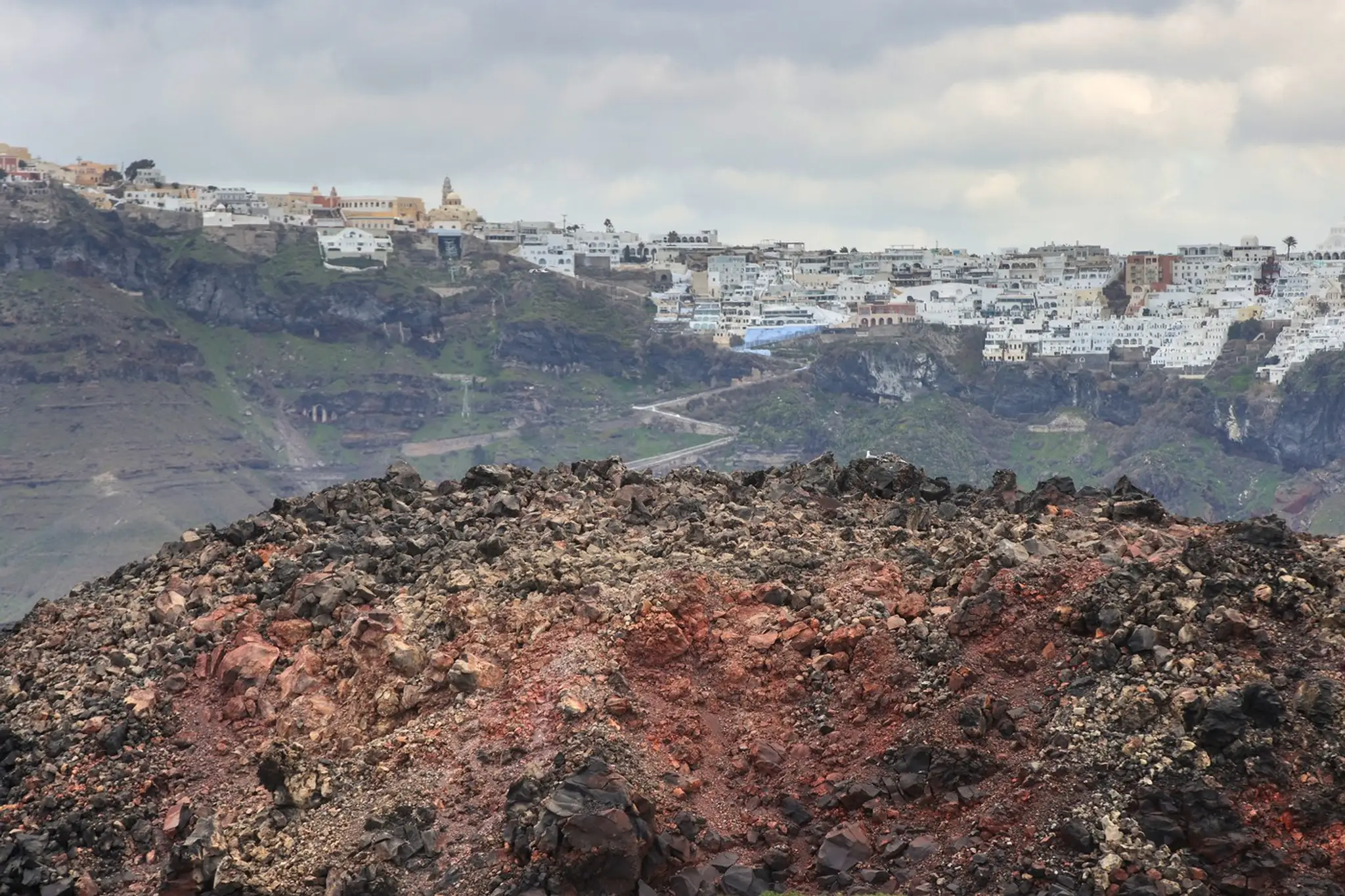 Ostrov Santorini zažil najsilnejší otras.