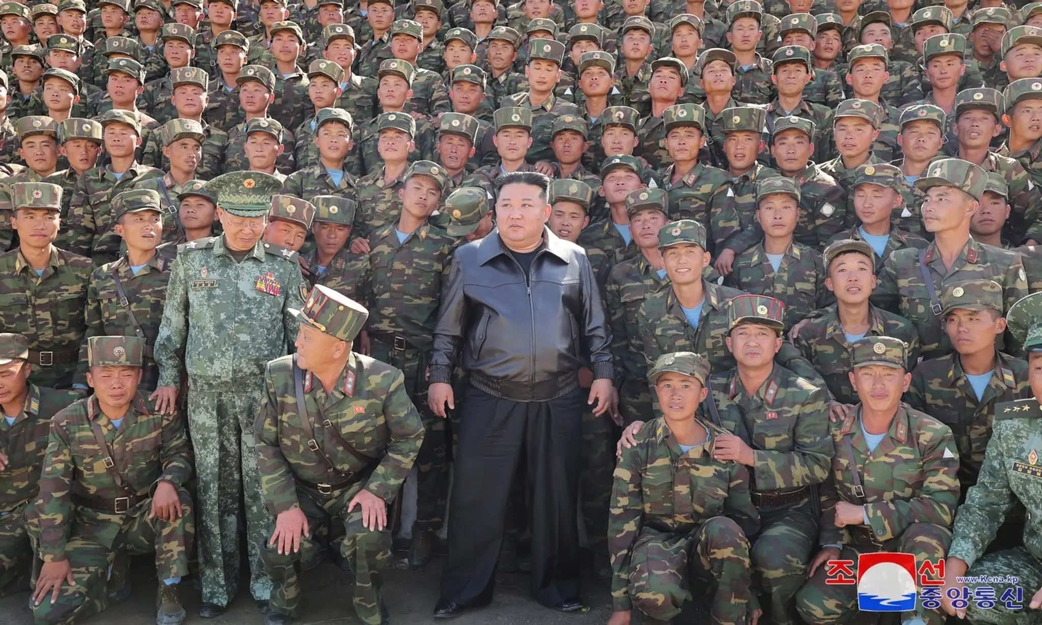 Kim Čong-un a jeho vojaci.