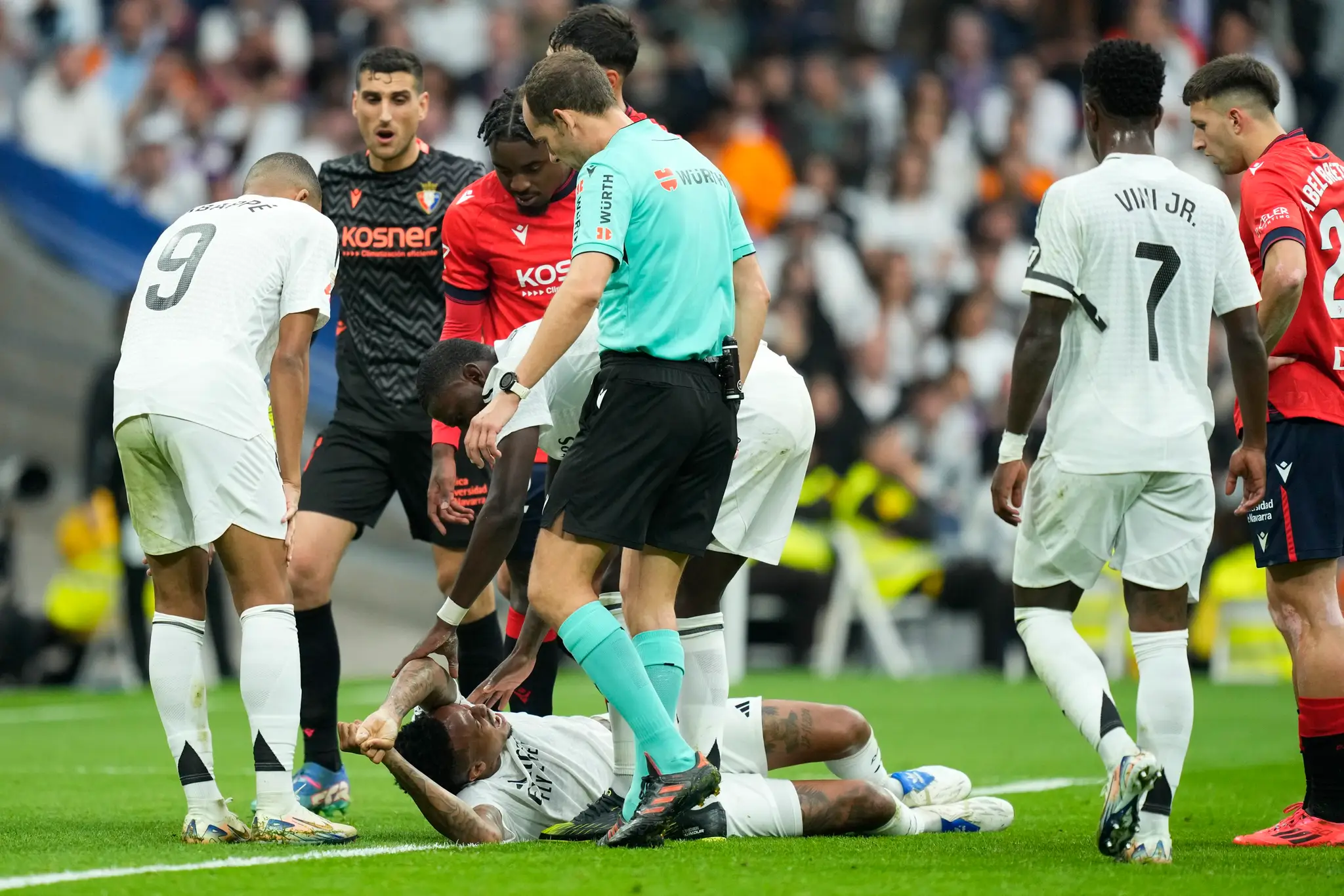 Brazílčan Eder Militao bude Realu Madrid chýbať poriadne dlho.