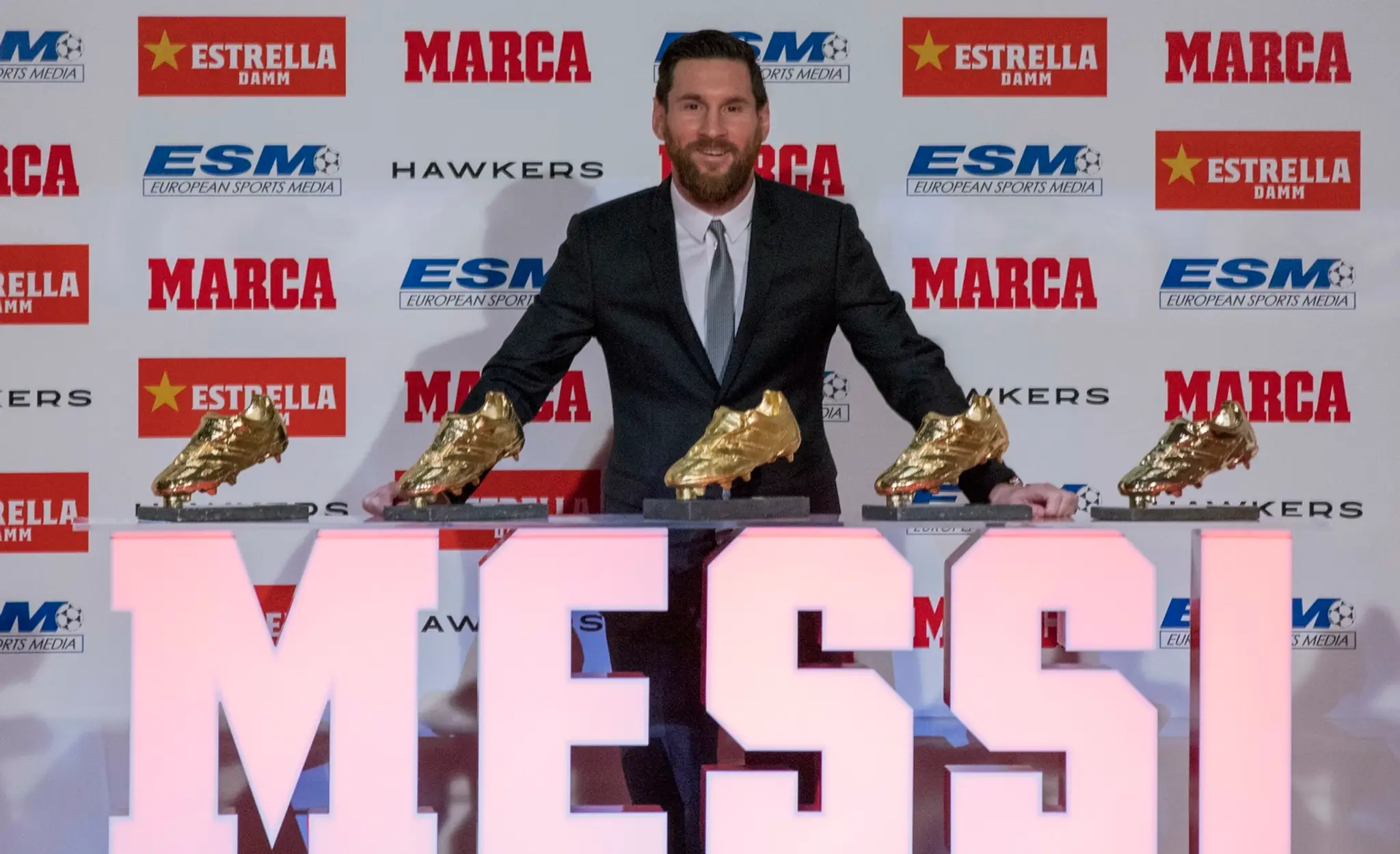 Lionel Messi s piatimi Zlatými kopačkami.