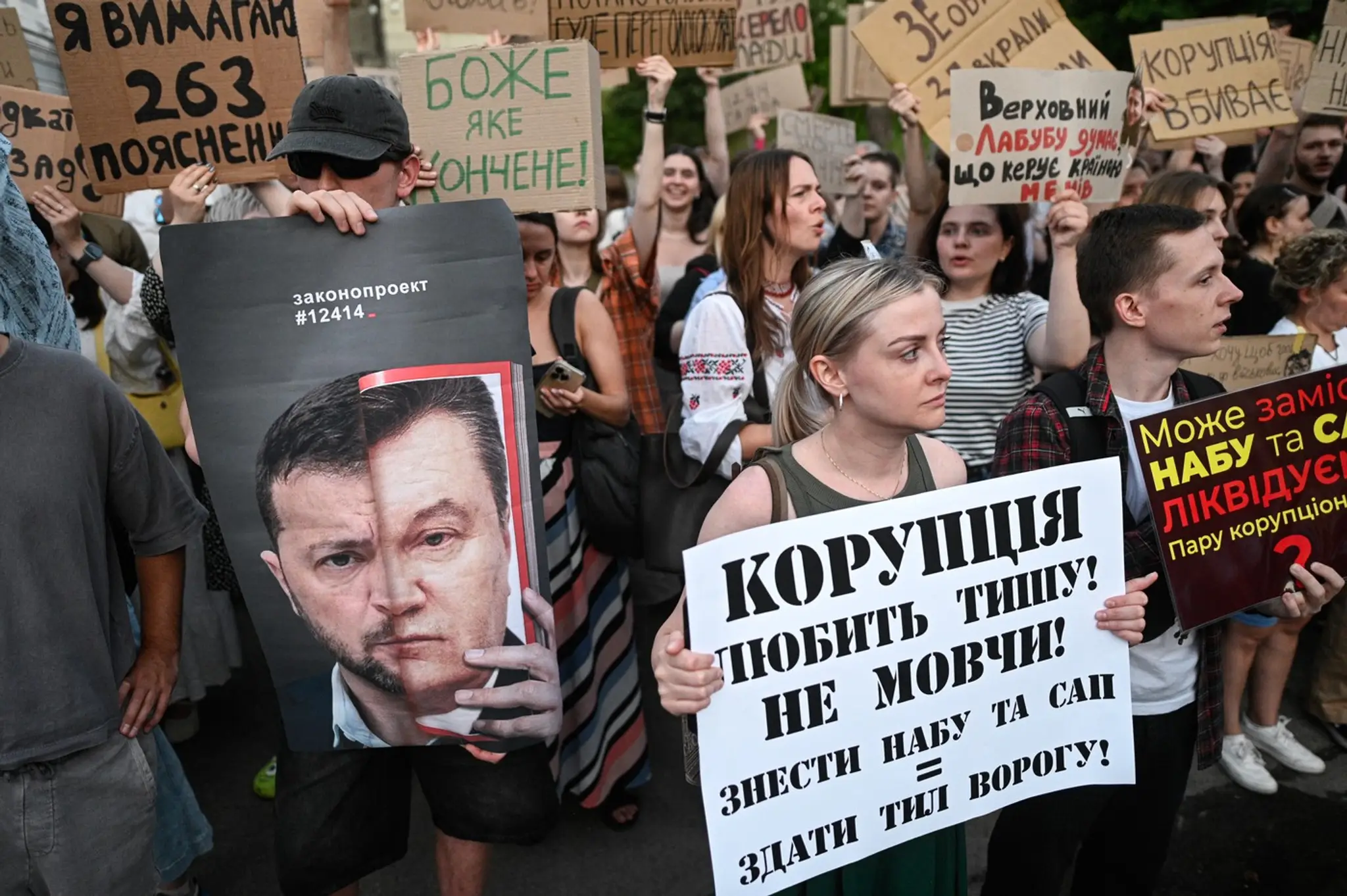 Kontroverzný zákon vyvolal protesty.