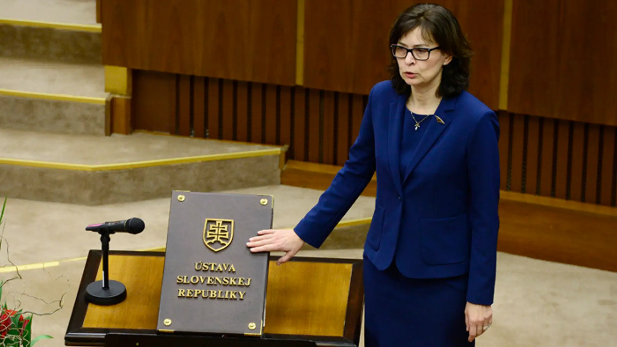 Lucia Žitňanská (MOST-HÍD) skladá poslanecký sľub.