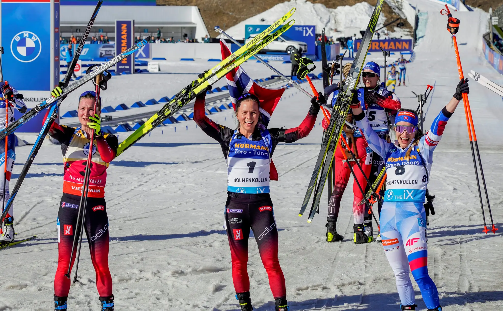Paulína Fialková (na snímke vpravo).