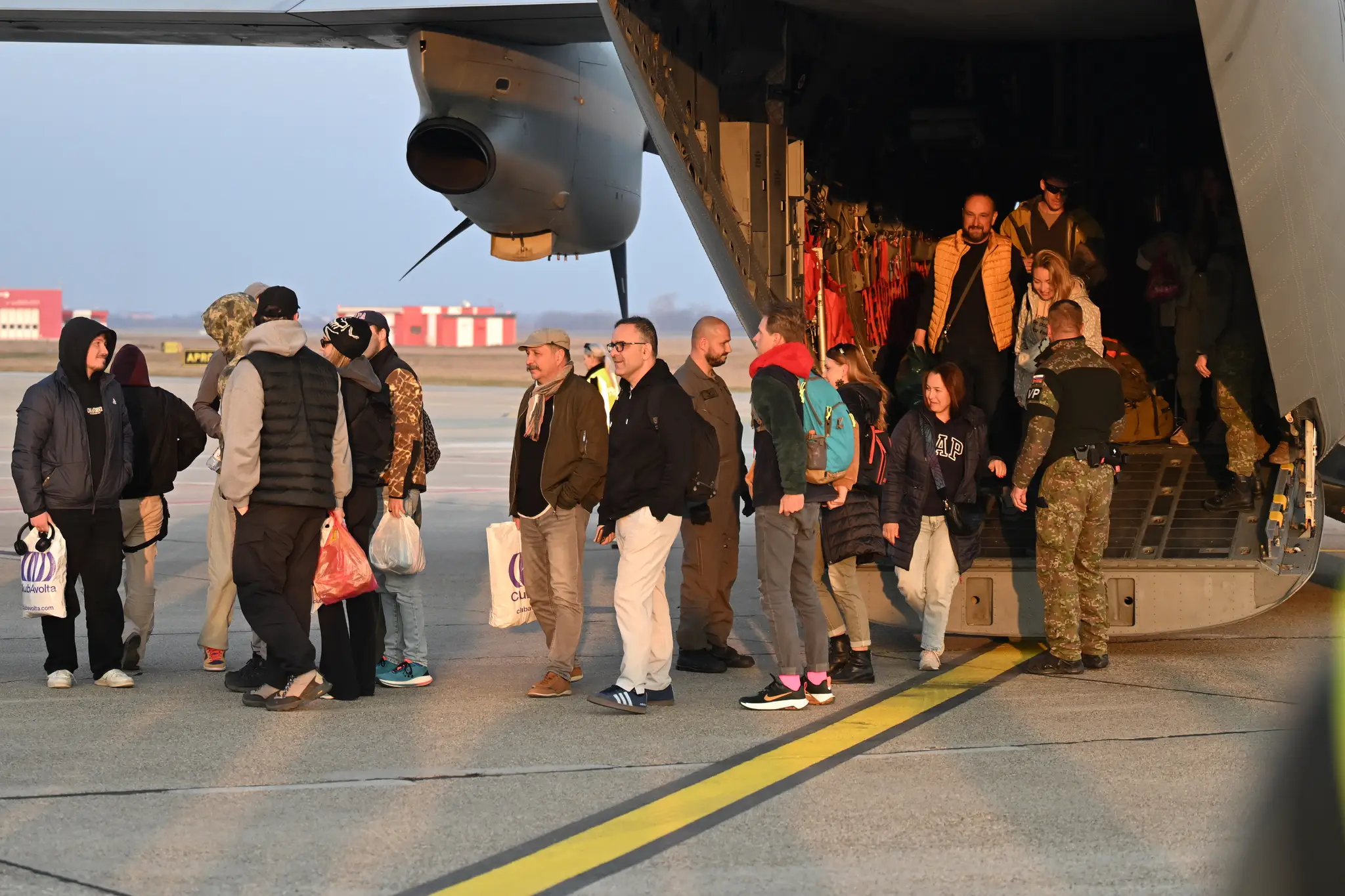 Slovenských občanov uviaznutých na Arabskom polostrove priviezli repatriačným letom z Izraela a Jordánska.