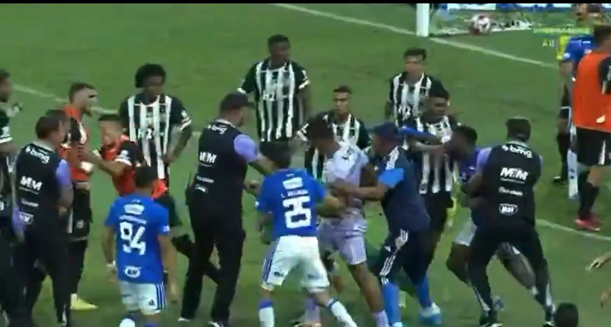 Chaos na futbale v Brazílii.
