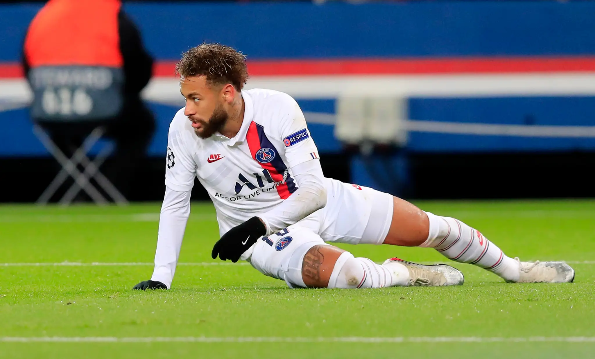 Hráči PSG oslavujú triumf v LM proti Galatasarayu.