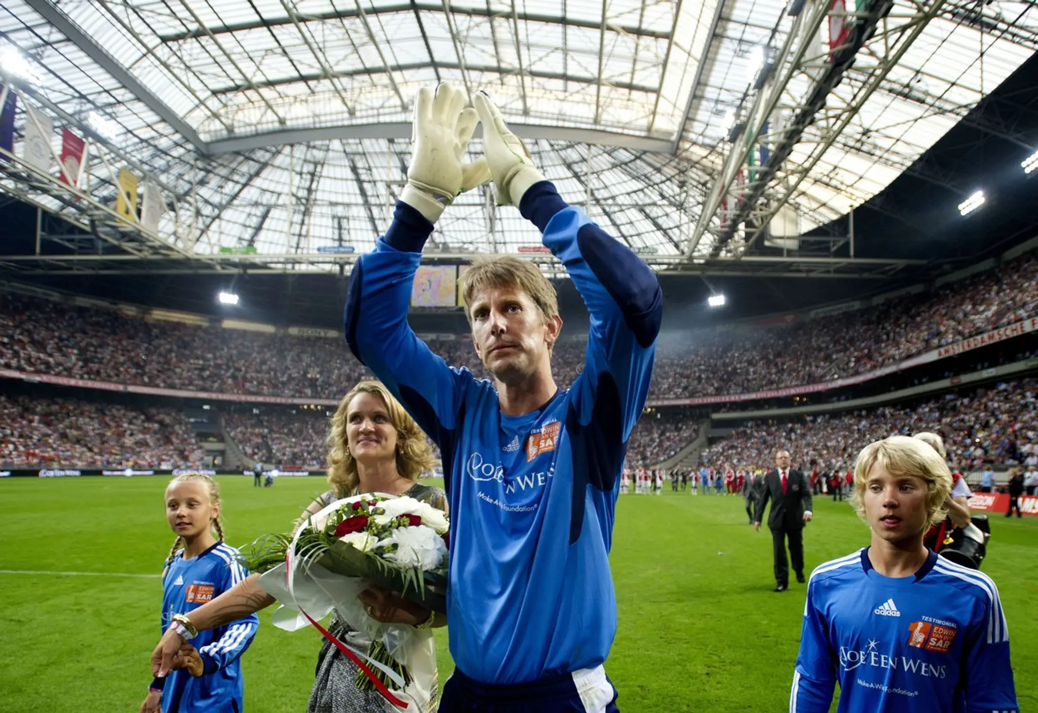 Edwin Van Der Sar ukončil kariéru v roku 2011
