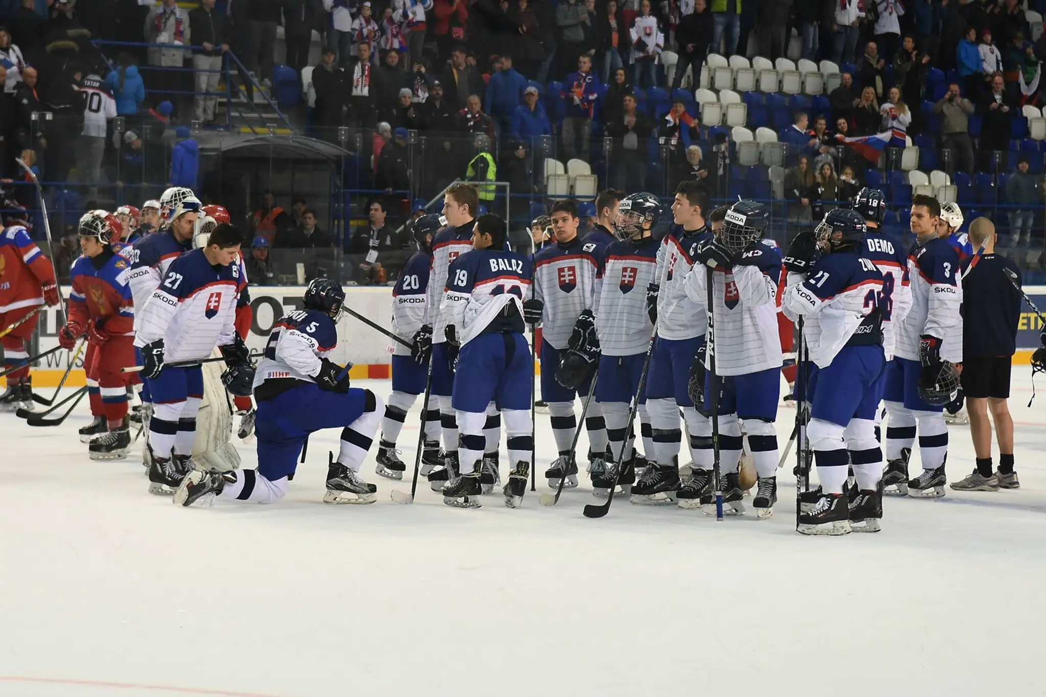 Slovenská reprezentácia do 18 rokov sa lúči s fanúšikmi v Poprade po vypadnutí vo štvrťfinále MS proti Rusku.