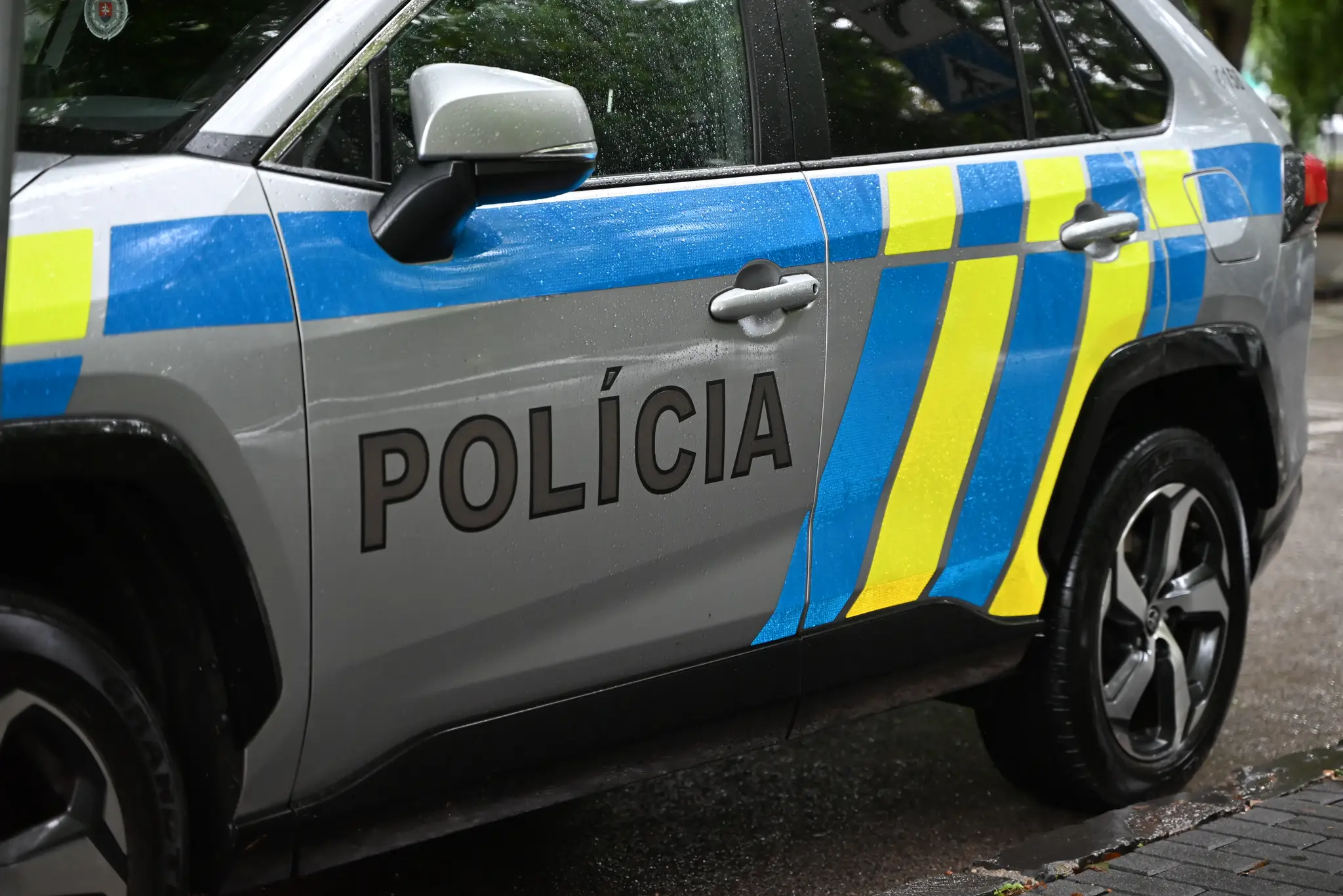 Polícia, policajné auto. Ilustračná snímka