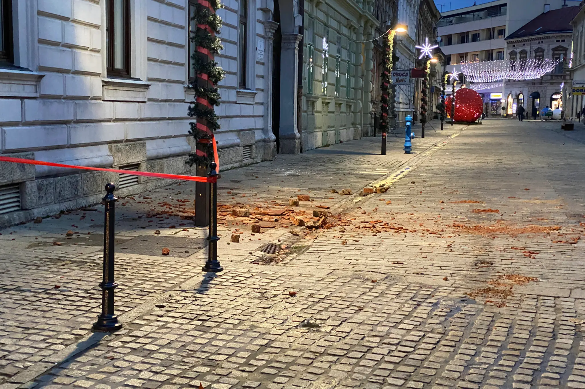 Archívny záber zo zemetrasenia v Chorvátsku.