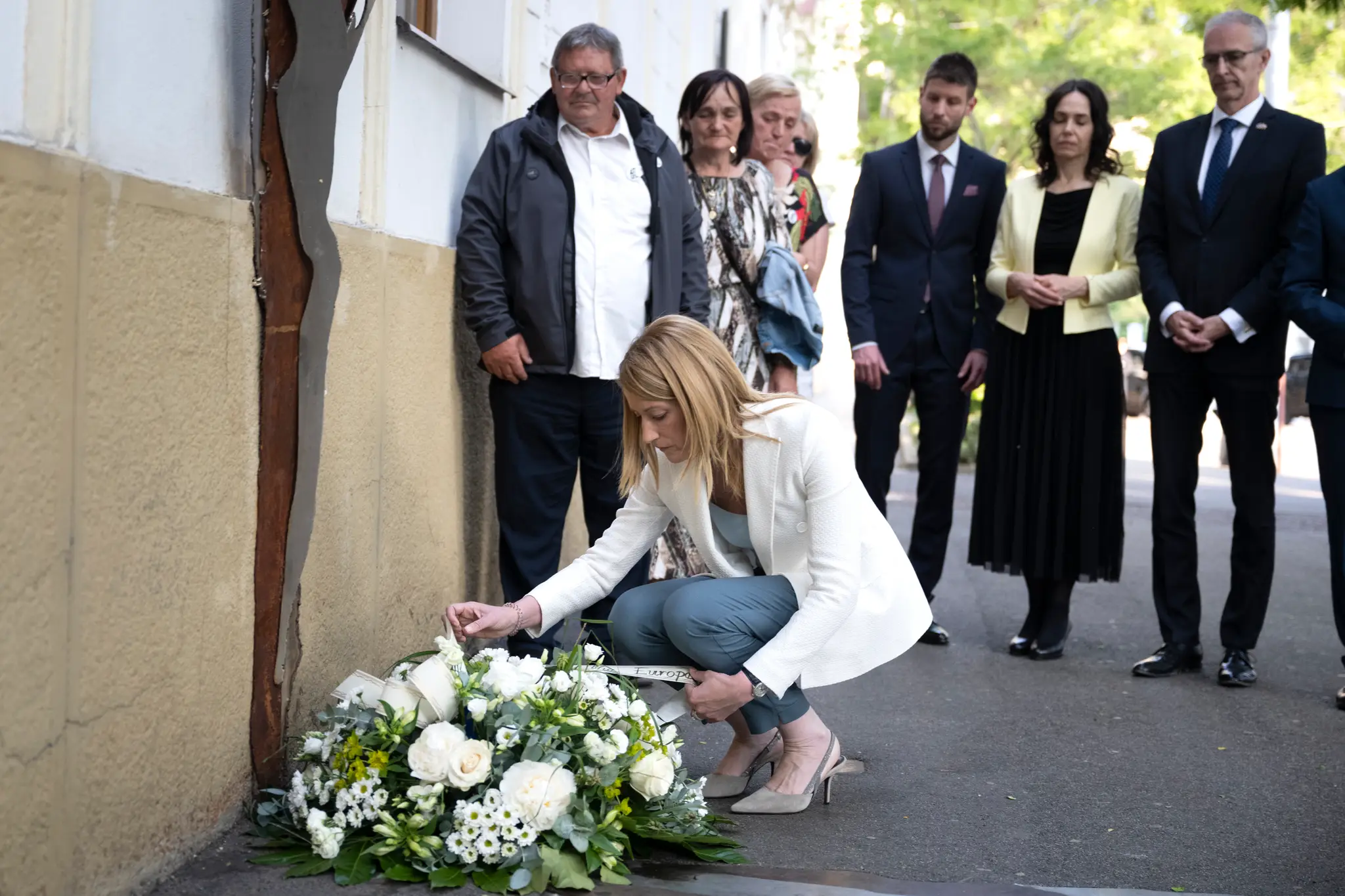Predsedníčka Európskeho parlamentu Roberta Metsolová spolu s rodičmi Jána Kuciaka a Martiny Kušnírovej