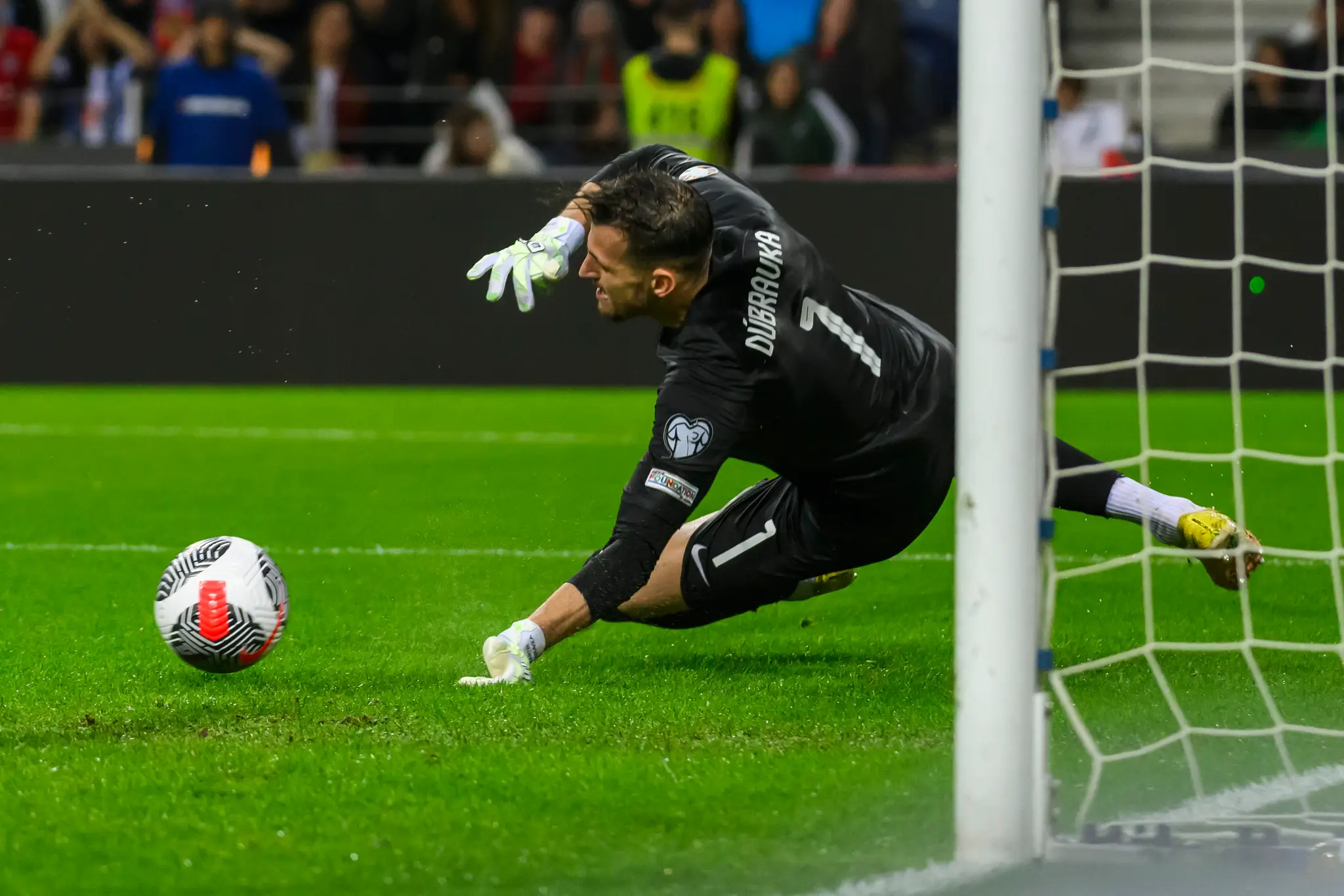Martin Dúbravka bol bezpochyby najlepším Slovákom na trávniku