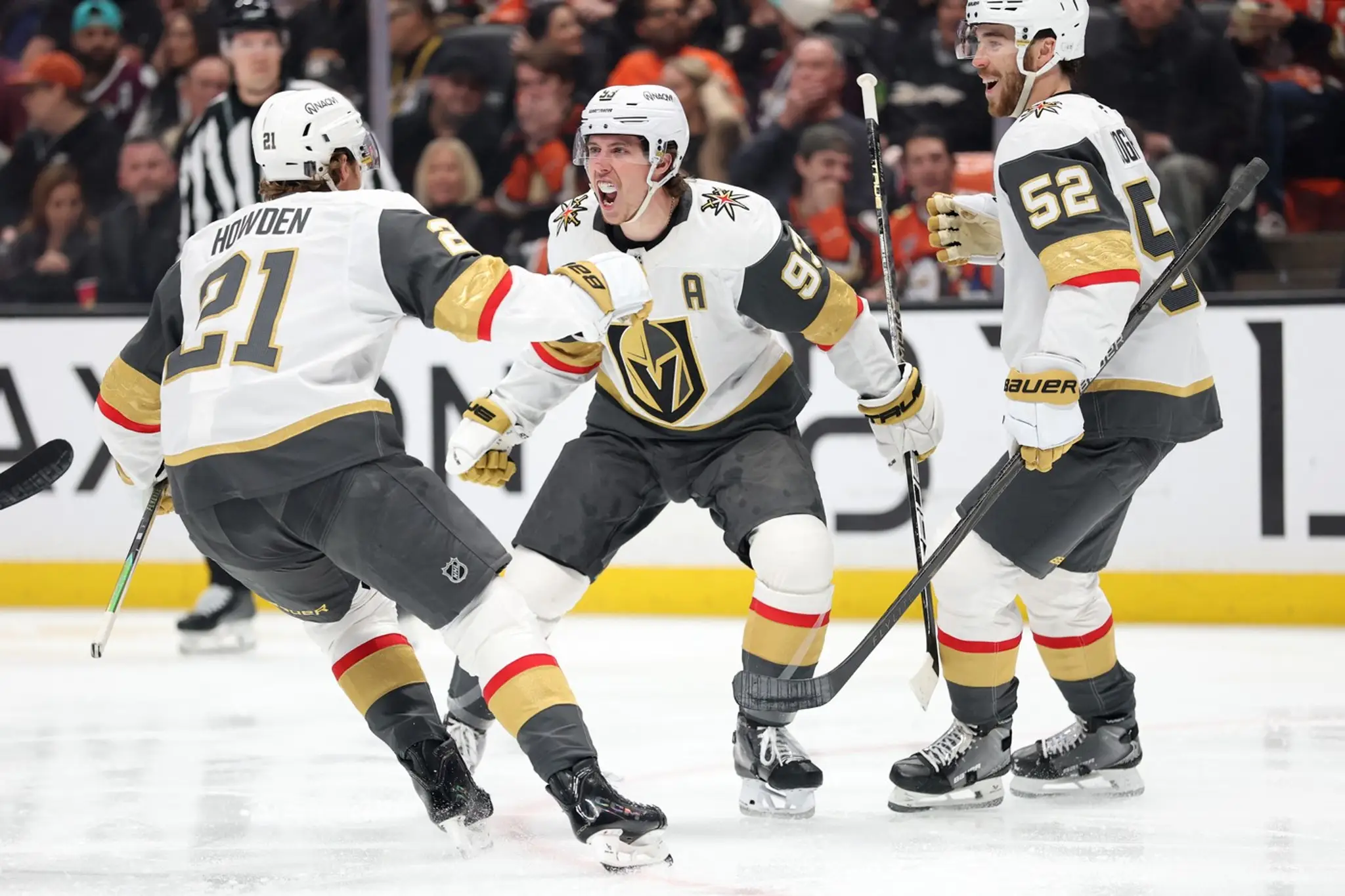 Mitch Marner oslavuje parádny zásah
