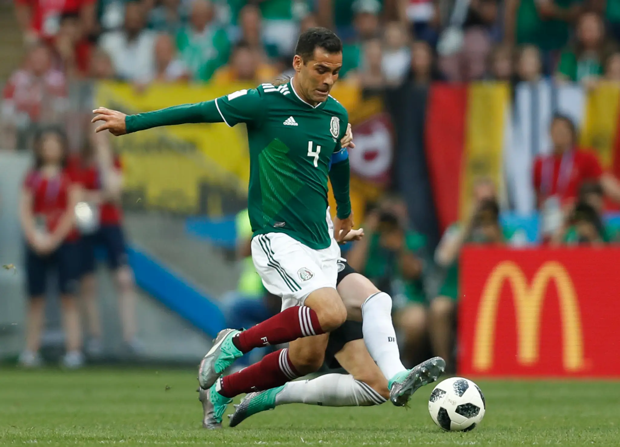 Mexický kapitán Rafael Márquez počas súboja s Nemeckom na MS 2018.