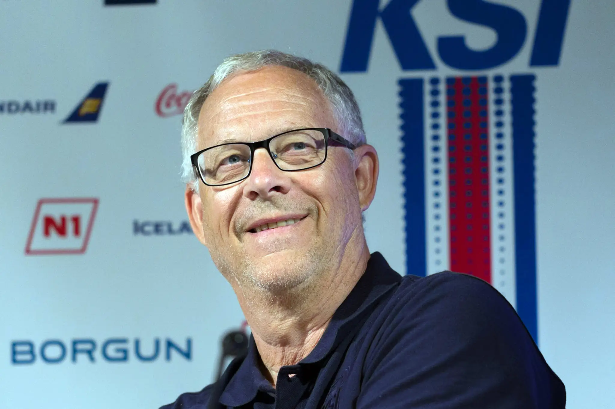 Niekdajší kouč Švédska či Islandu a najnovšie futbalistov Nórska Lars Lagerbäck.