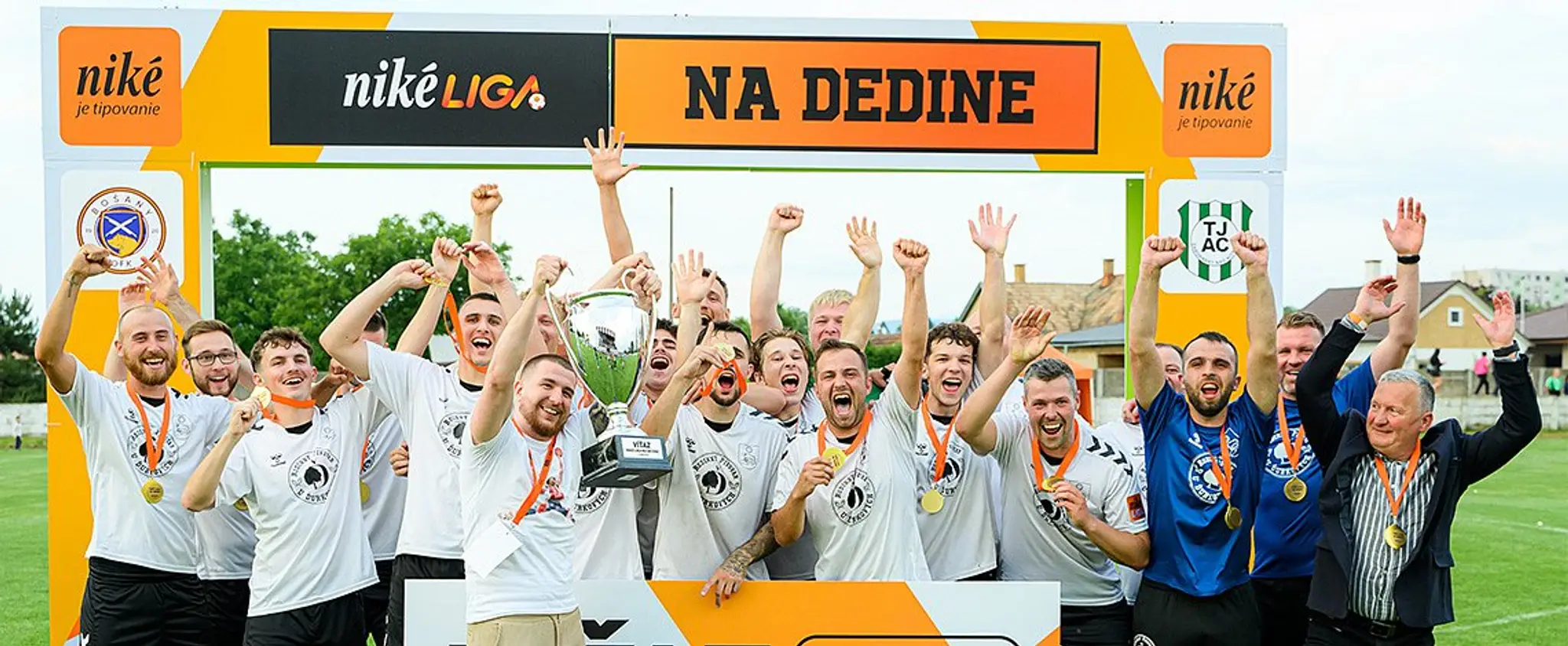 Niké liga na dedine.