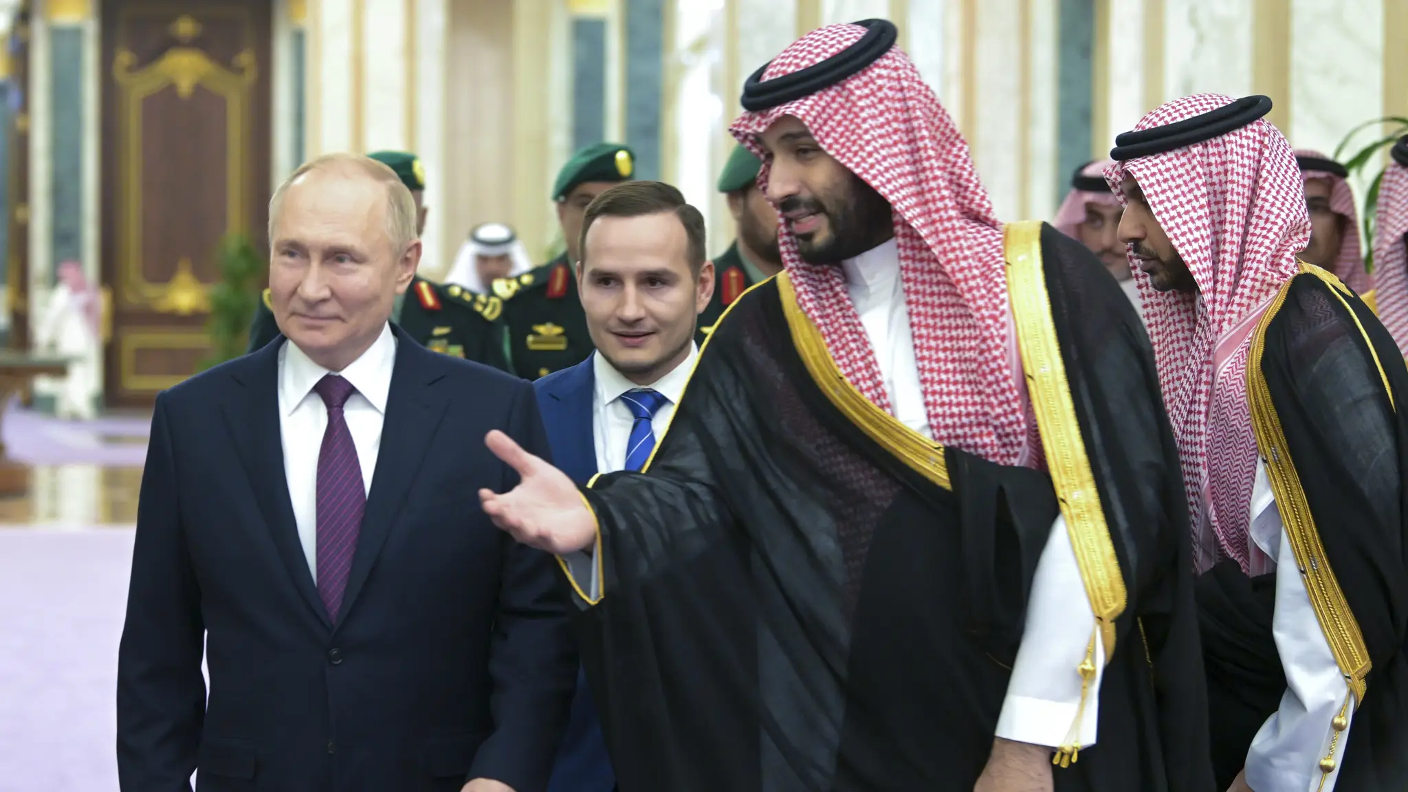 Saudskoarabský korunný princ Muhammad bin Salmán a ruský prezident Vladimir Putin. 